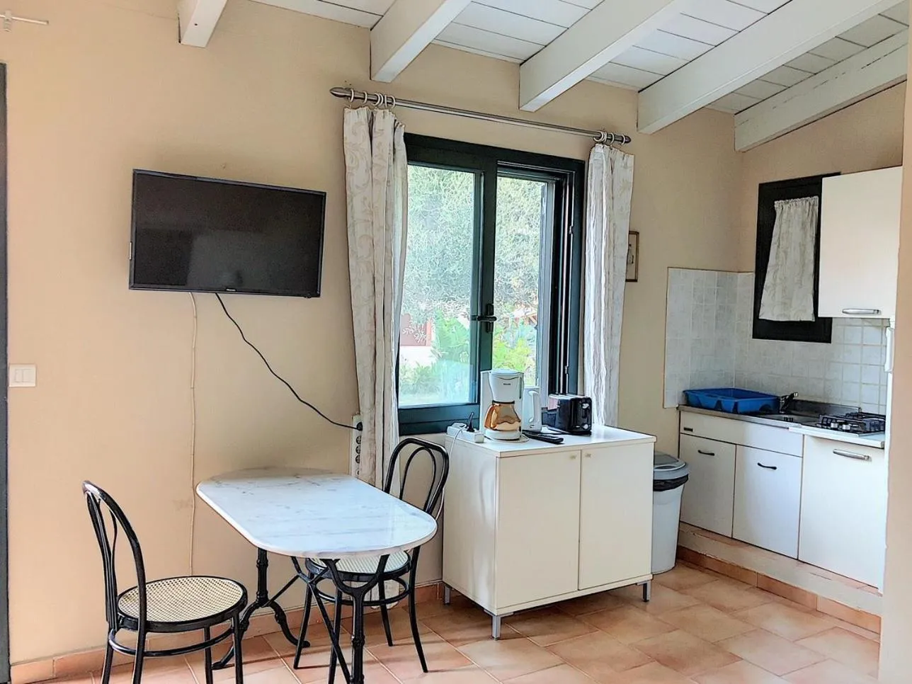 Dining area in Terracorse