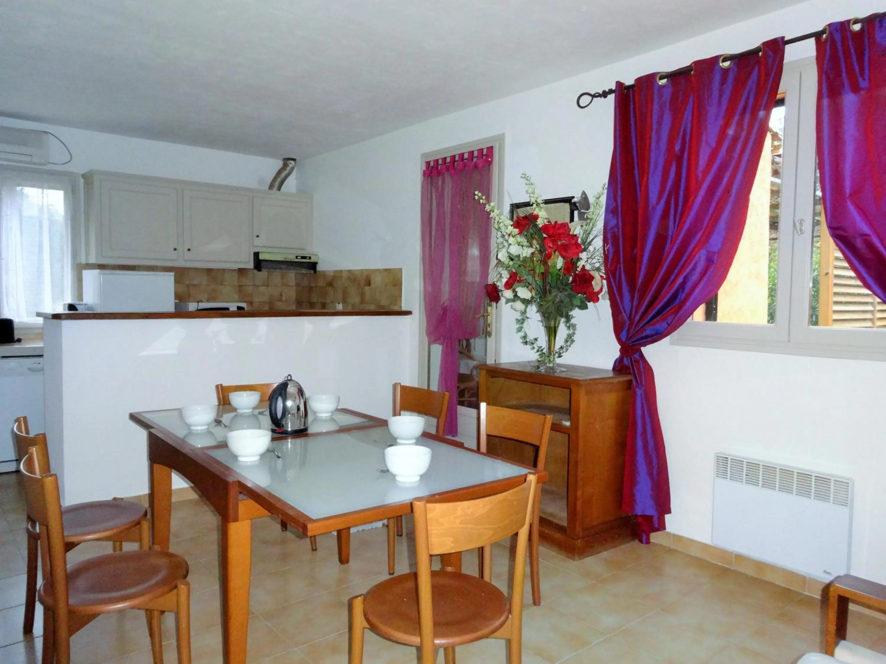 Dining area in Terracorse