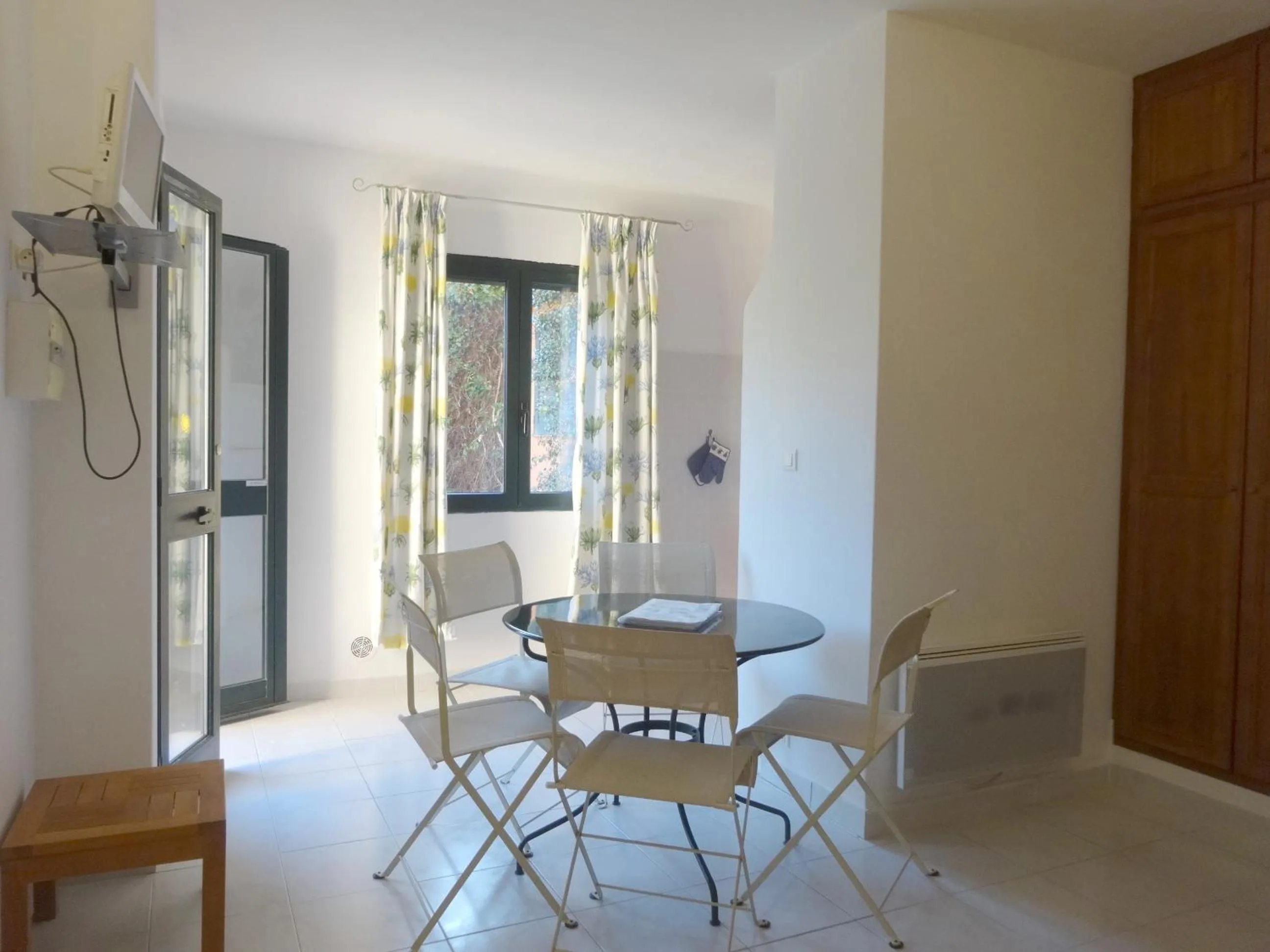 Dining area in Terracorse
