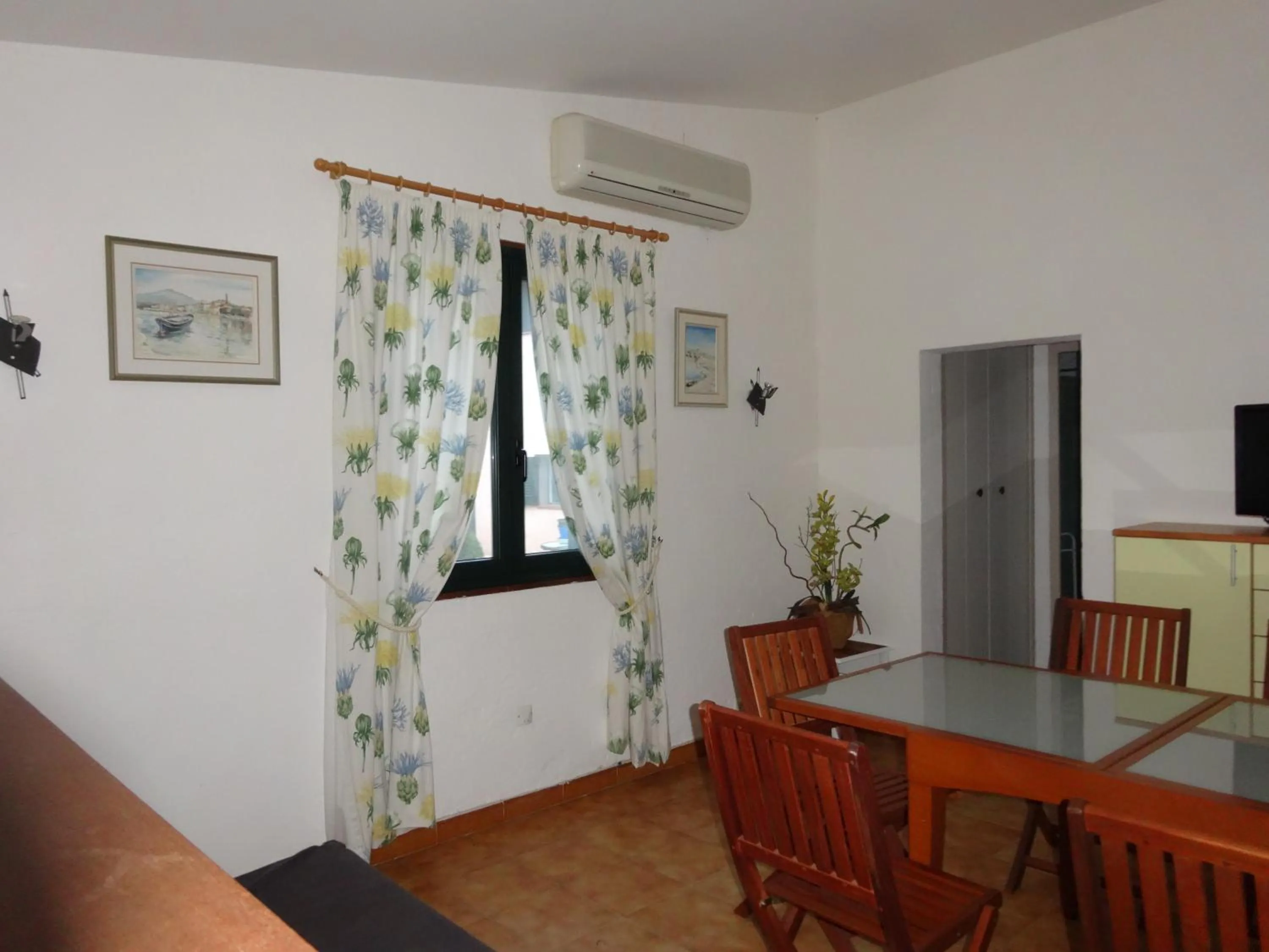 Dining area in Terracorse