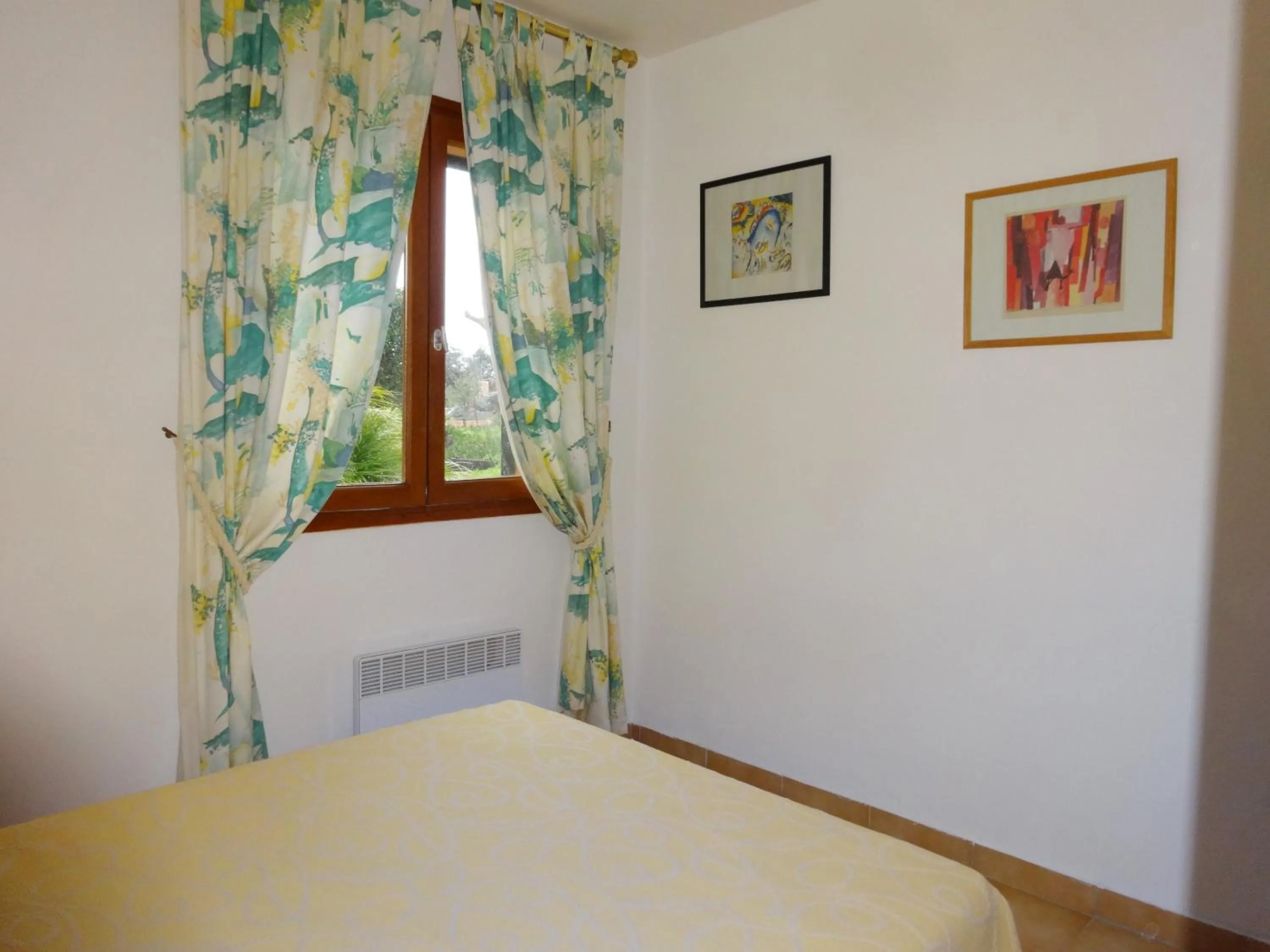 Photo of the whole room, Bed in Terracorse