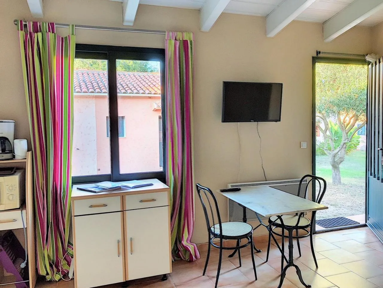 Dining area in Terracorse