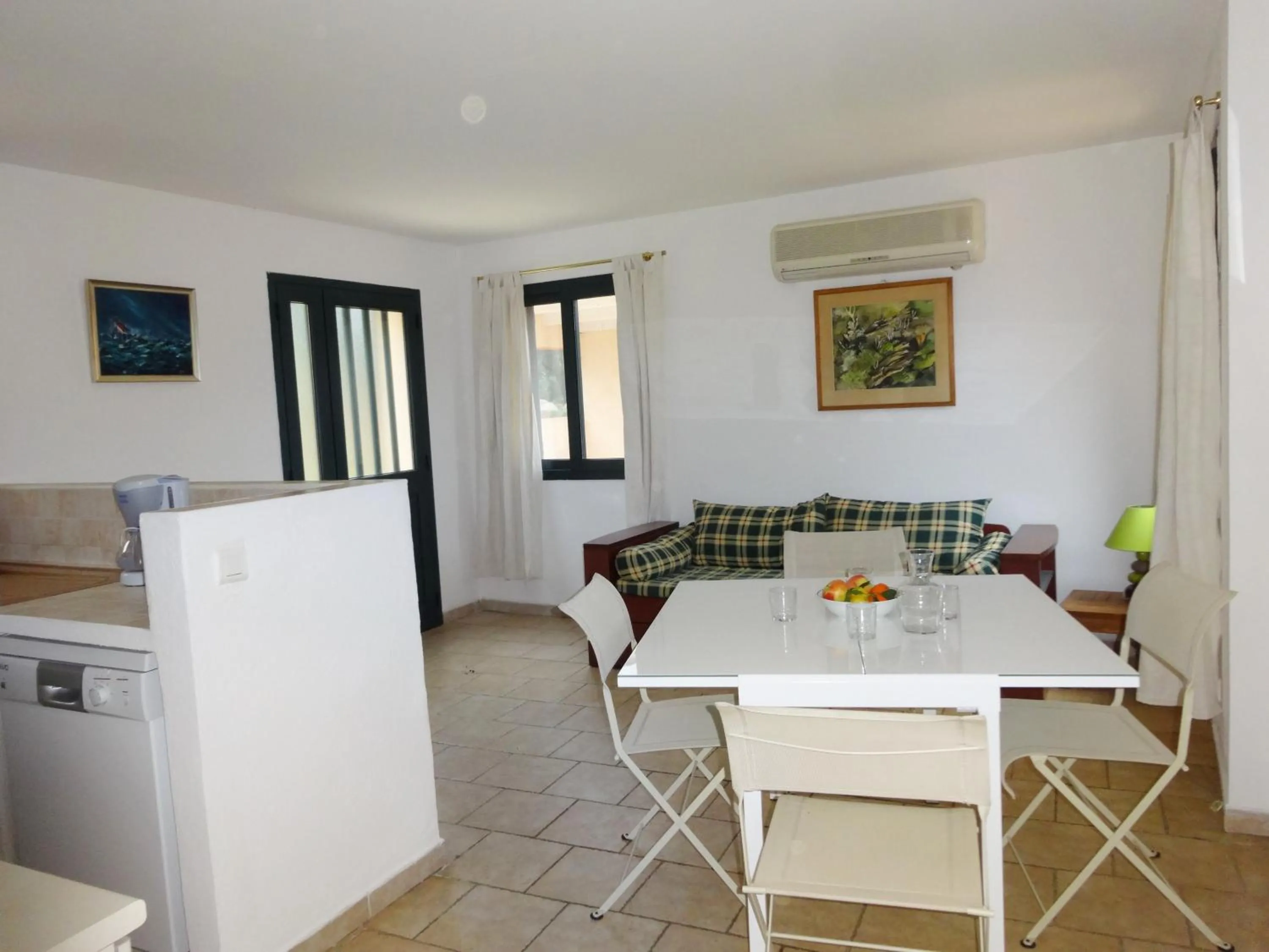 Dining area in Terracorse