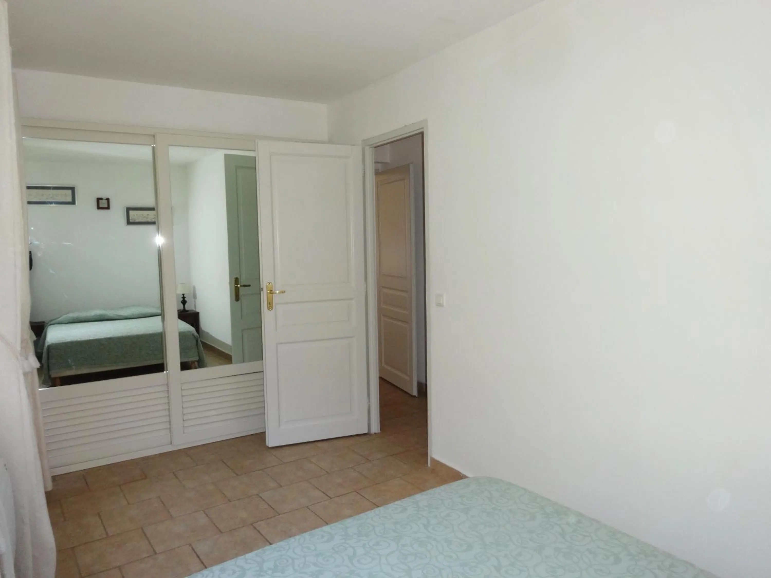 Photo of the whole room, Bed in Terracorse