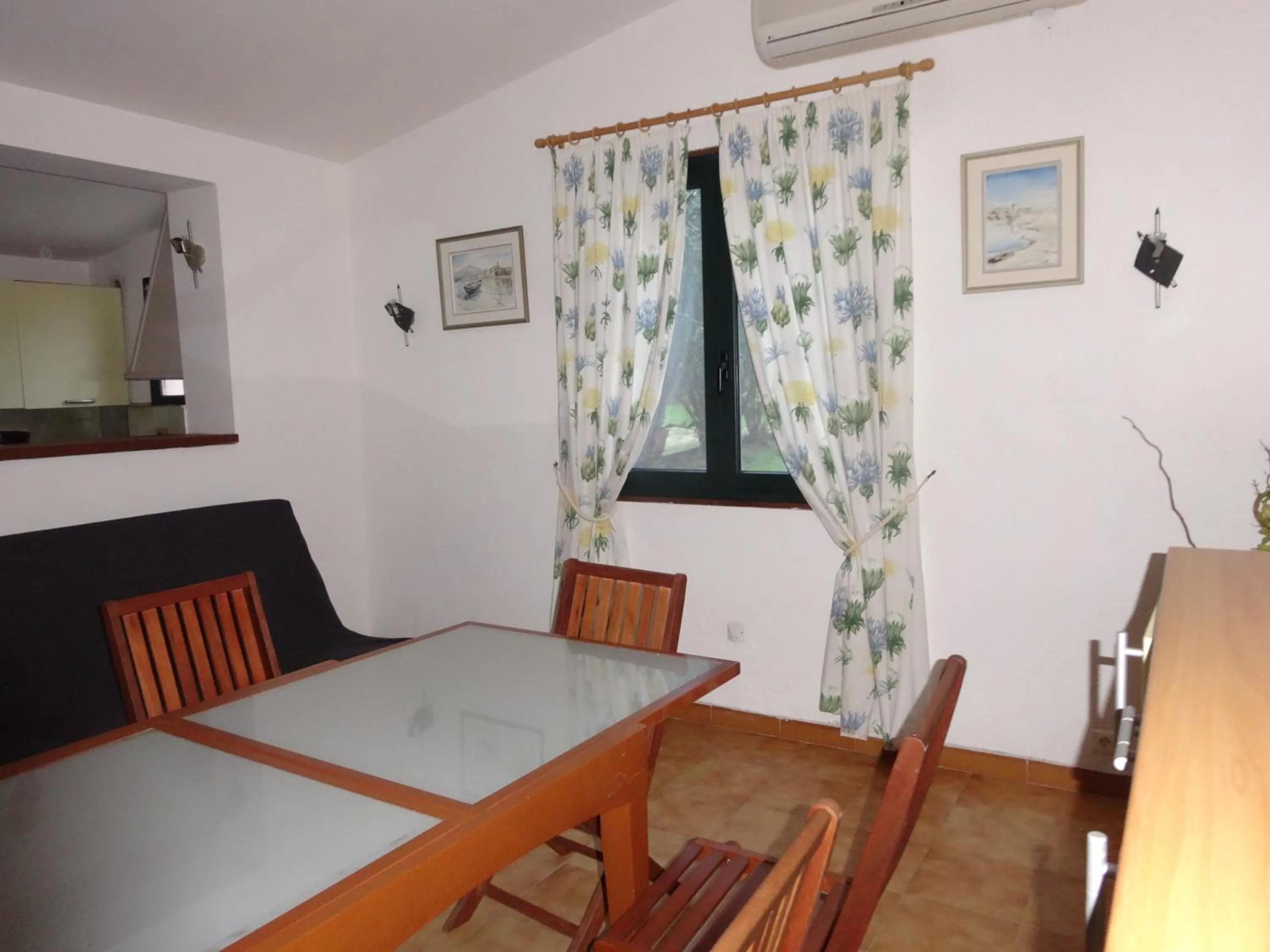 Dining area in Terracorse