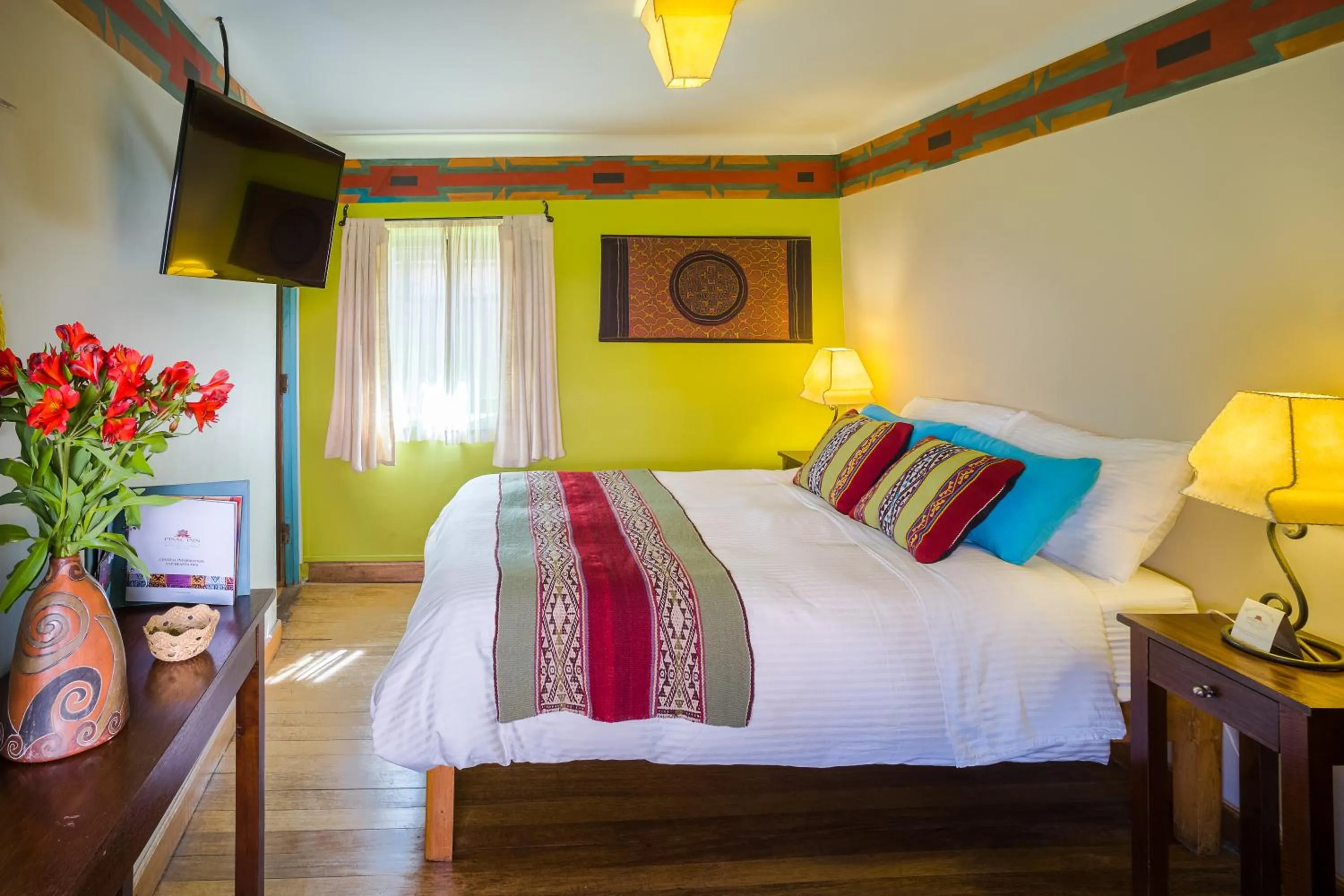 Photo of the whole room, Bed in Pisac Inn