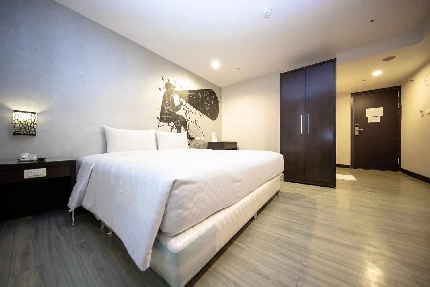Budget Double Room without Window in New Generation of Boutique Business Hotel