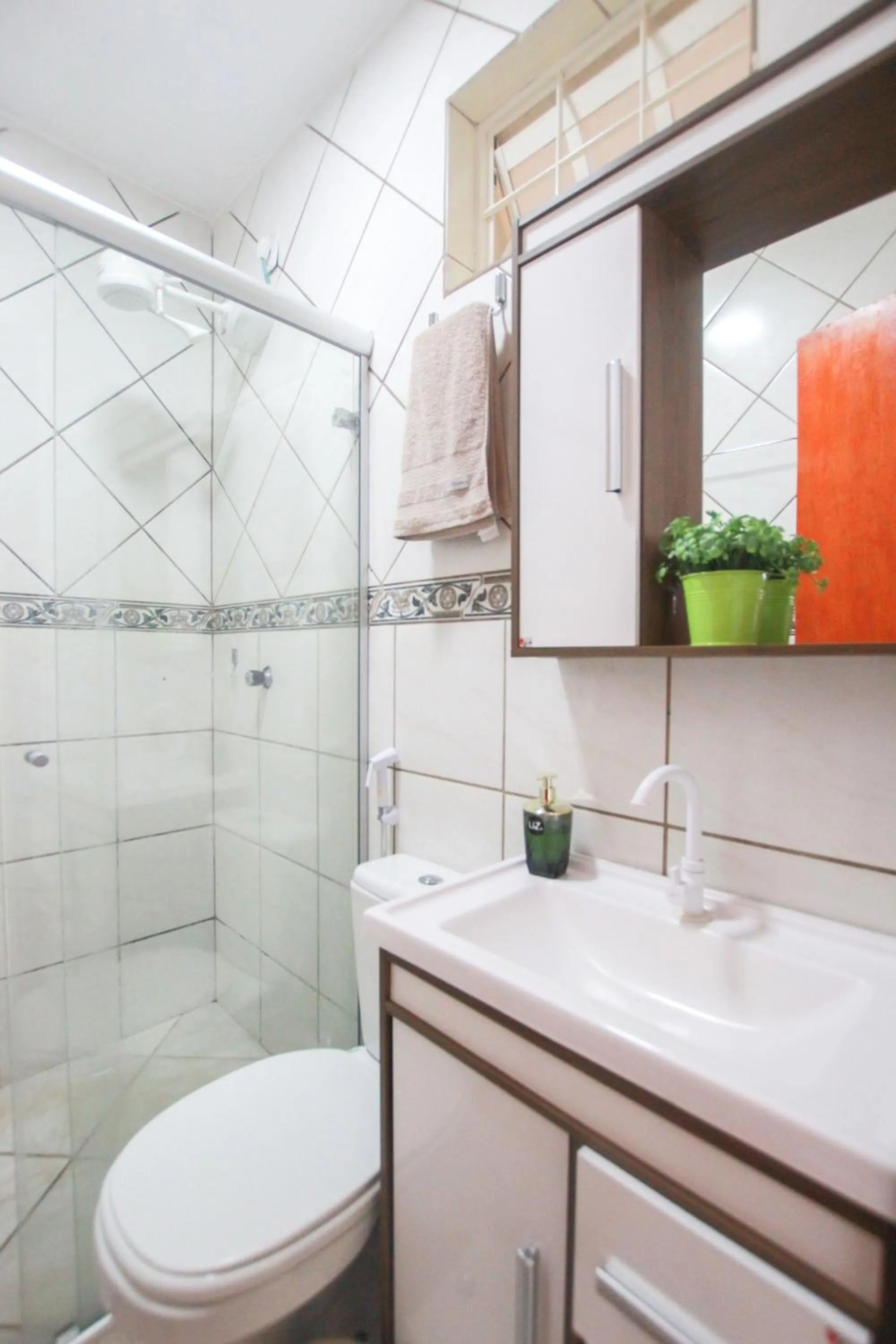 Bathroom in Ypê Flats e Containers