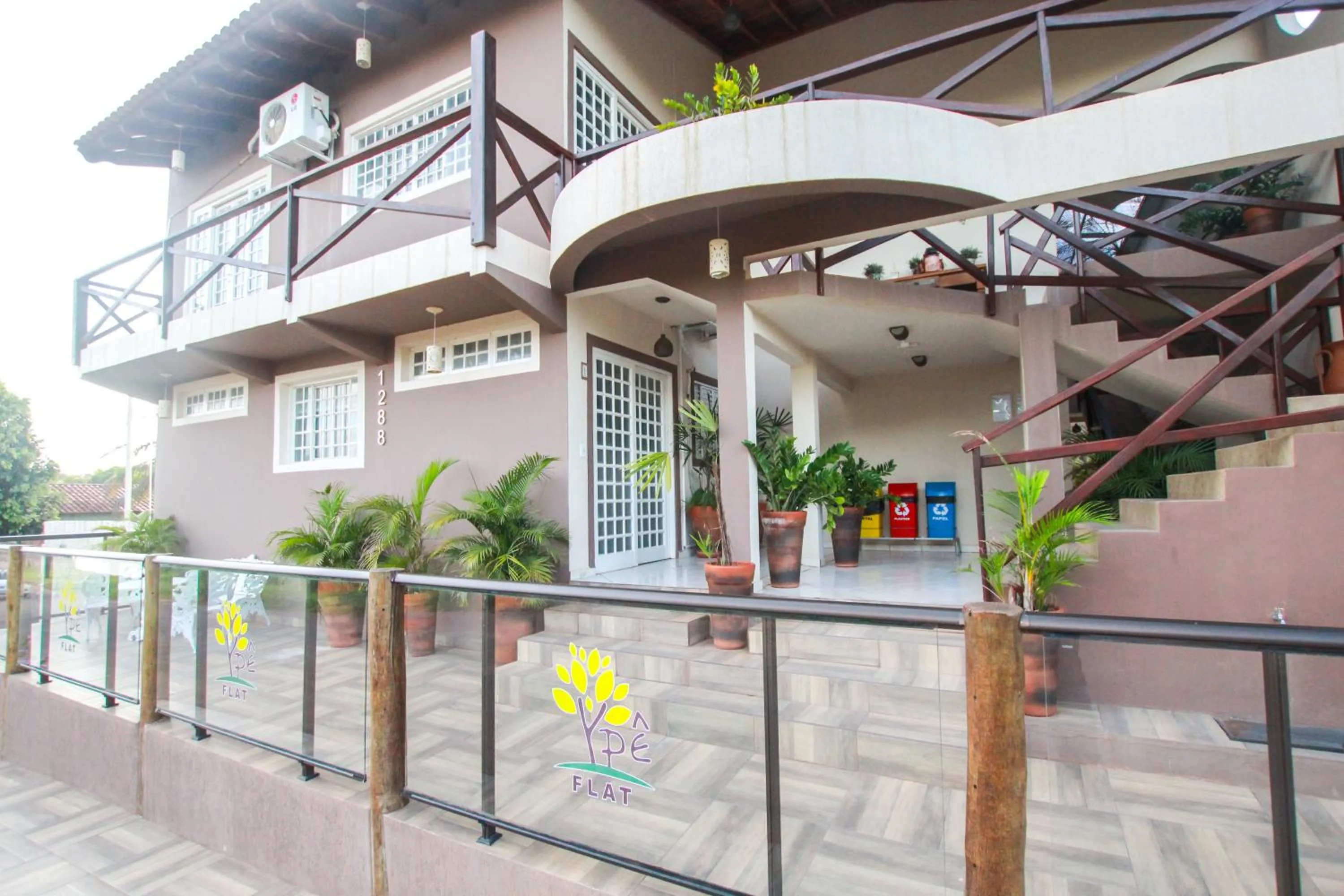 Facade/entrance in Ypê Flats e Containers