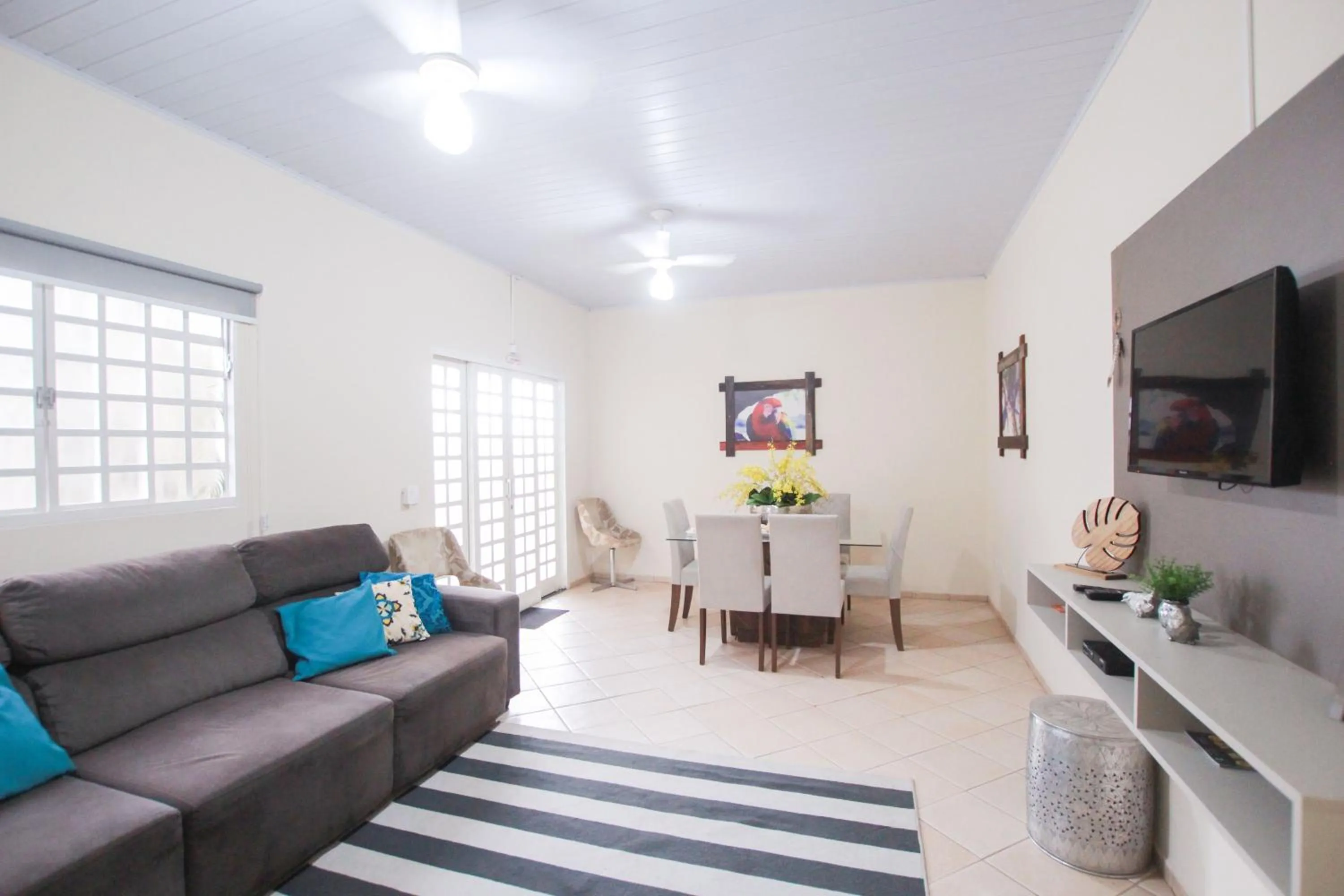 Living room in Ypê Flats e Containers