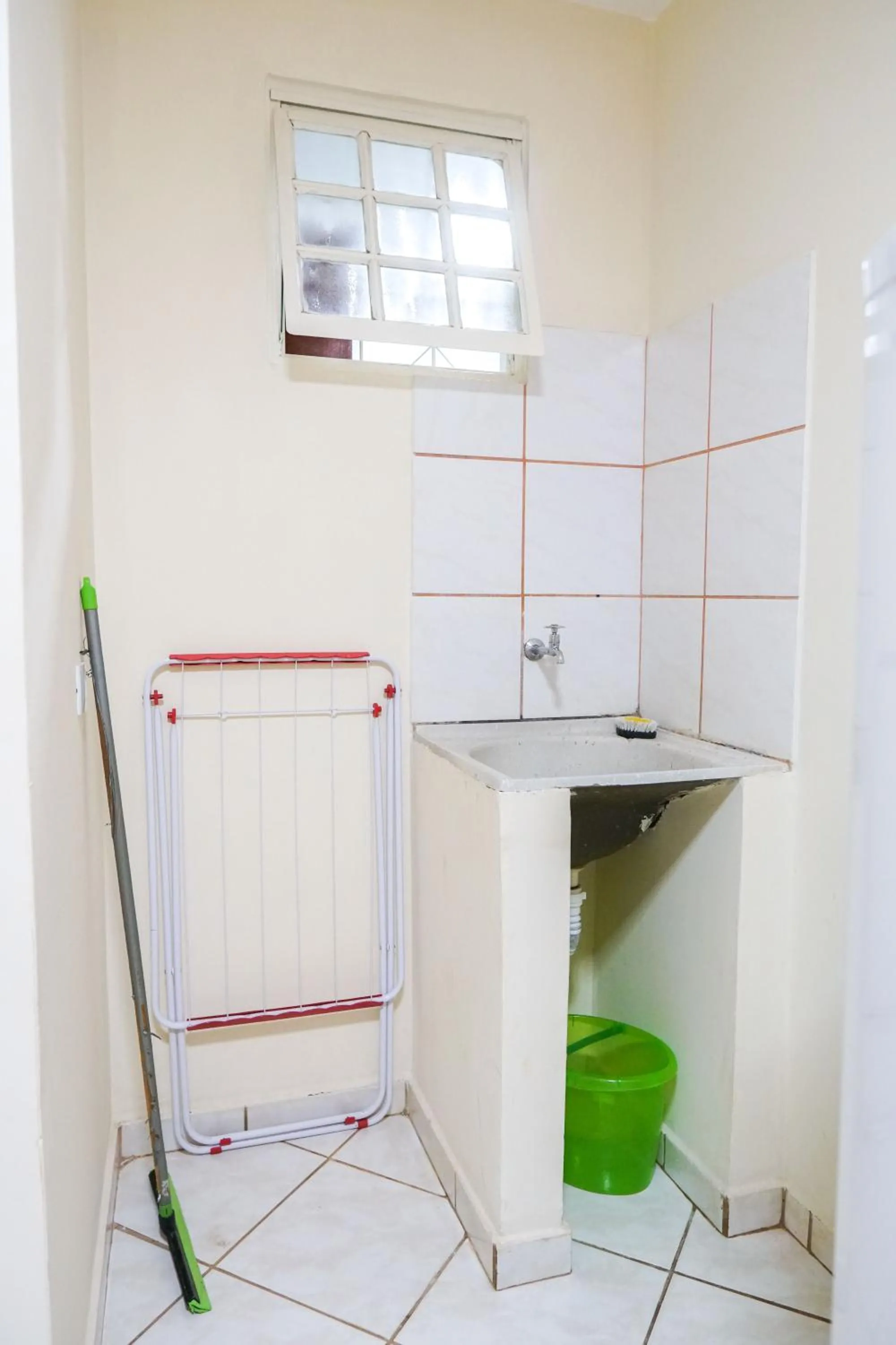 Area and facilities in Ypê Flats e Containers