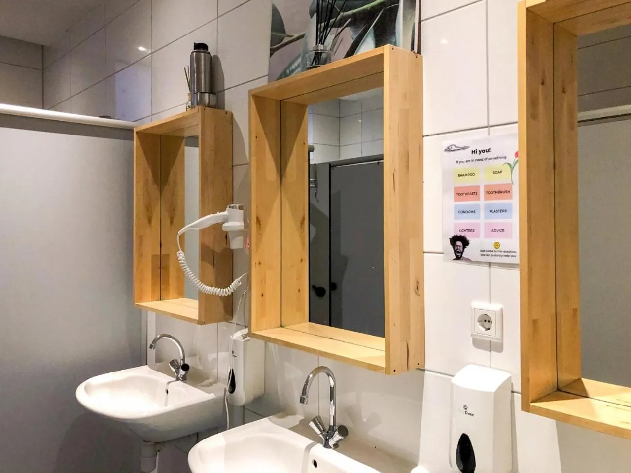 Shower in Hostel ROOM Rotterdam