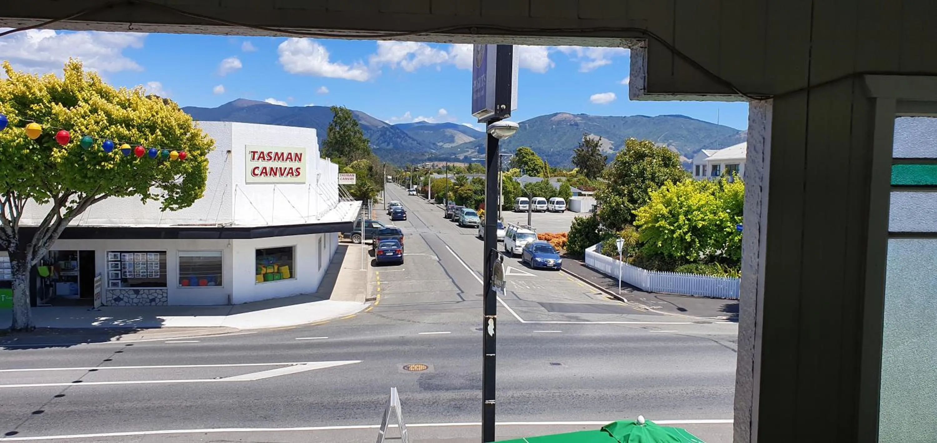 Hotel Motueka Backpackers, Loud Live Music Friday Saturday Nights