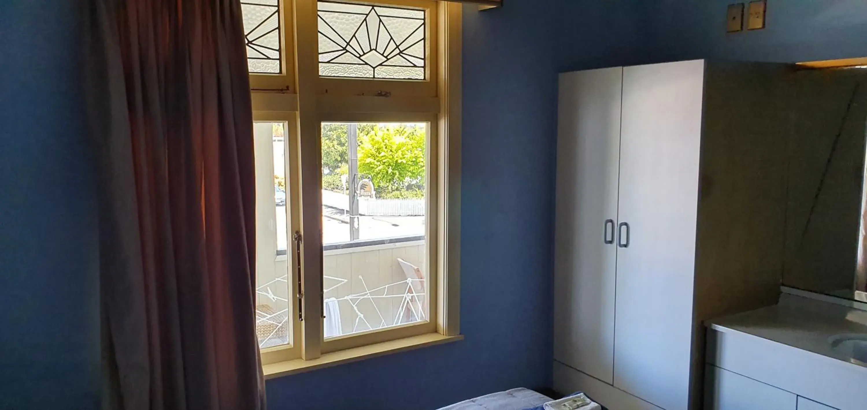 Family Room in Hotel Motueka Backpackers, Loud Live Music Friday Saturday Nights Family Room in Hotel Motueka Backpackers, Loud Live Music Friday Saturday Nights