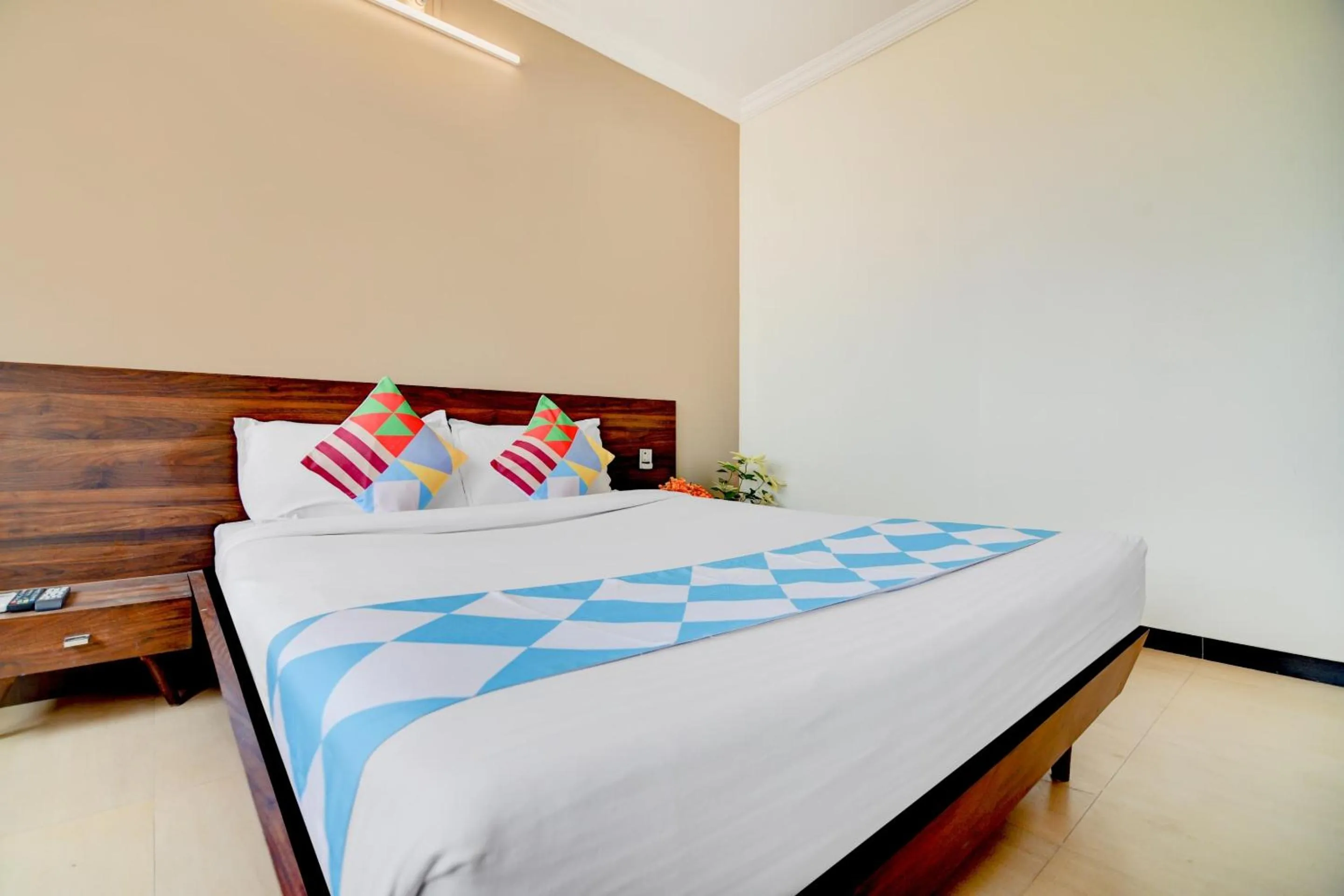 Bedroom in Hotel O Peaceful Stay Keshav Nagar.