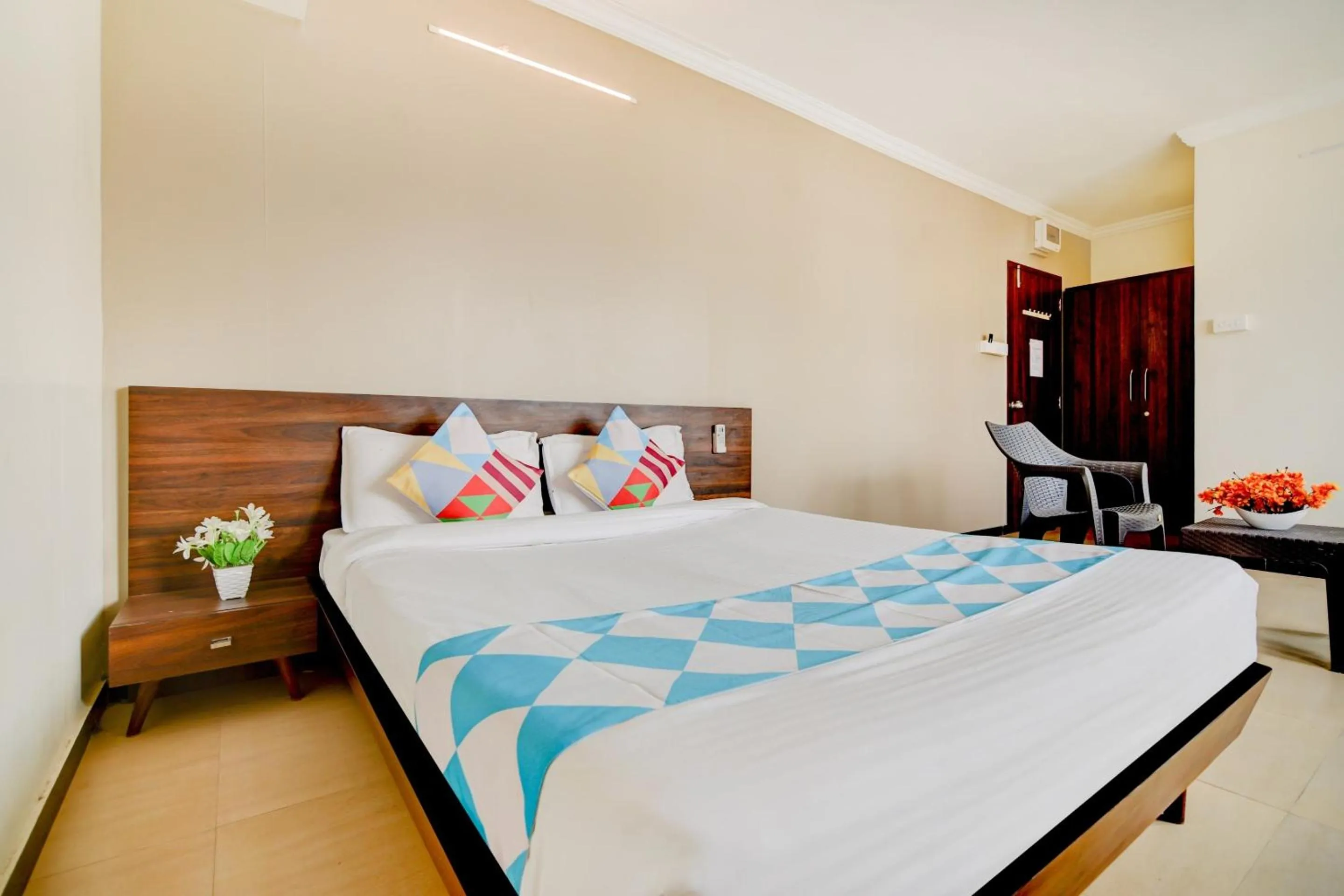 Bedroom in Hotel O Peaceful Stay Keshav Nagar.