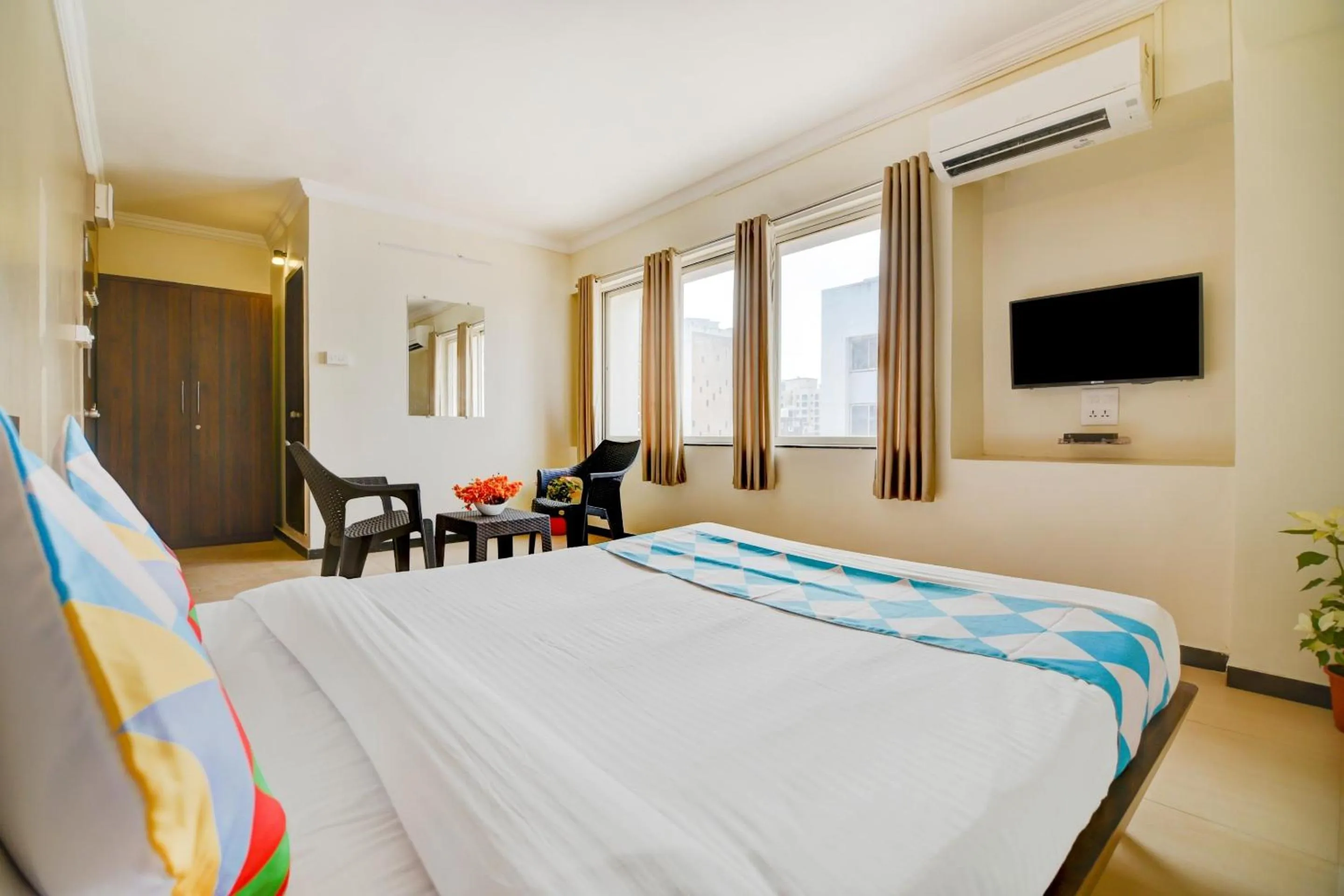 Bedroom in Hotel O Peaceful Stay Keshav Nagar.