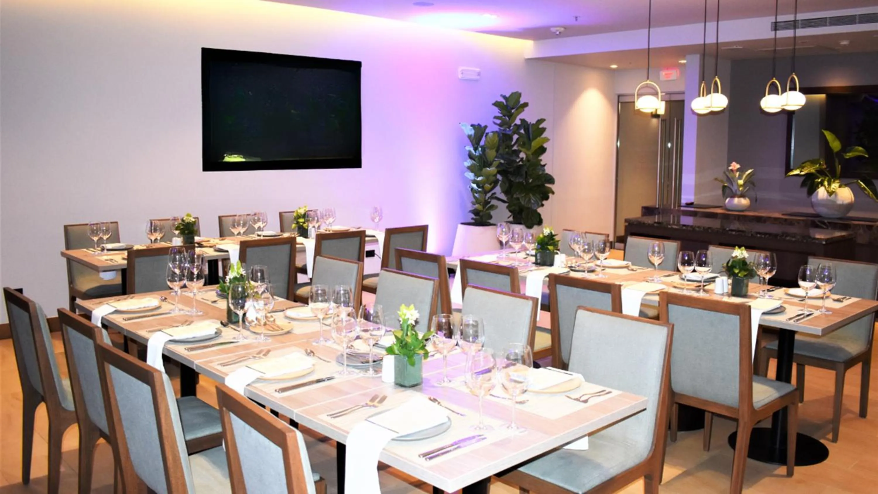 Restaurant/places to eat in Hotel Estelar Calle 100