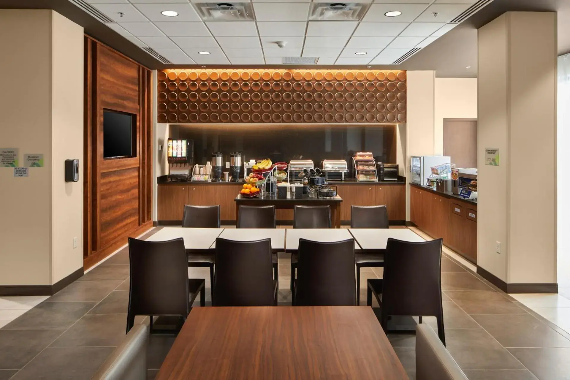 Continental breakfast in Wingate by Wyndham Hurricane WV Continental breakfast in Wingate by Wyndham Hurricane WV