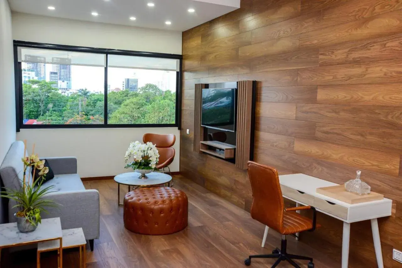 Living room in TRYP by Wyndham Santa Cruz Living room in TRYP by Wyndham Santa Cruz