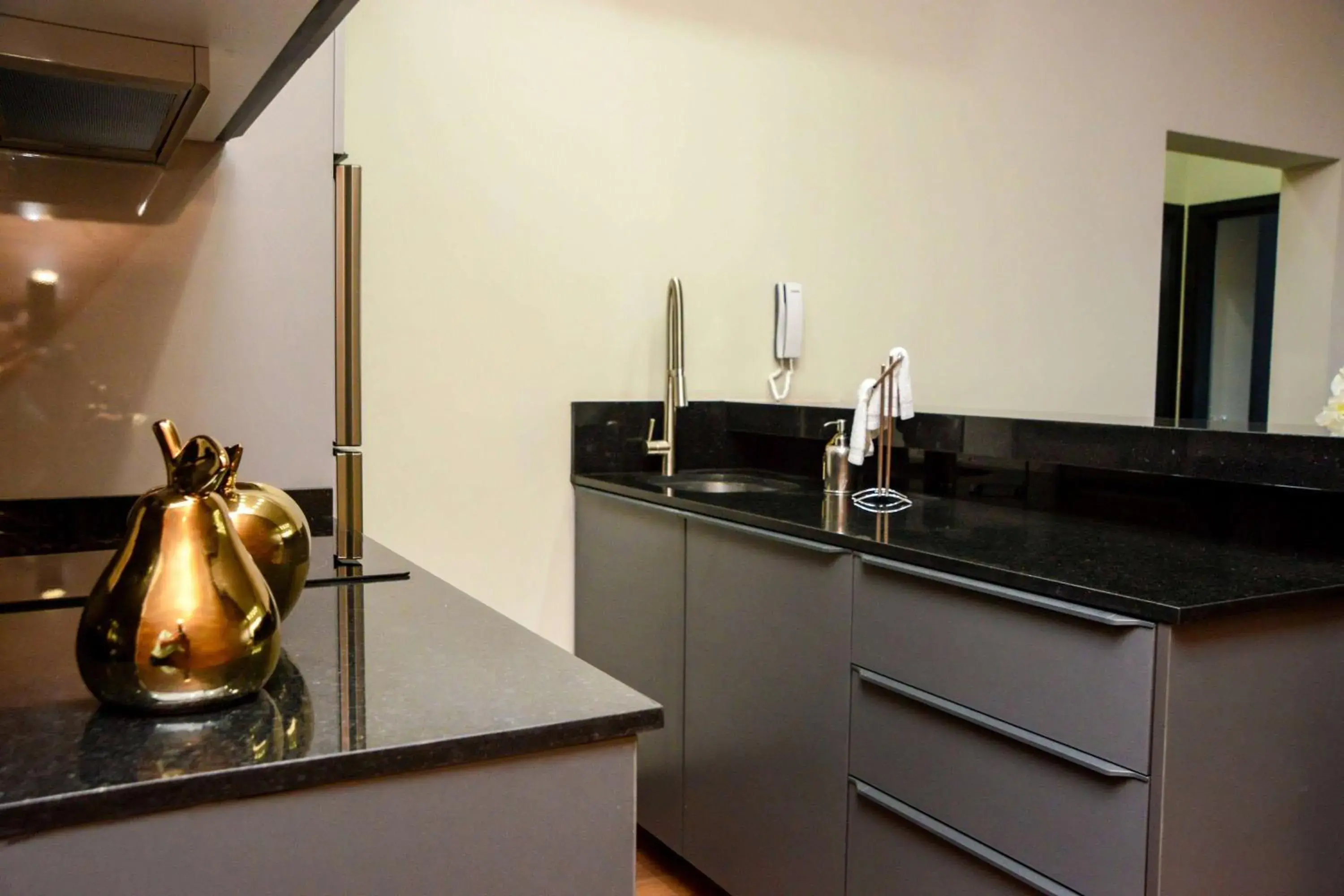 Photo of the whole room in TRYP by Wyndham Santa Cruz Photo of the whole room in TRYP by Wyndham Santa Cruz