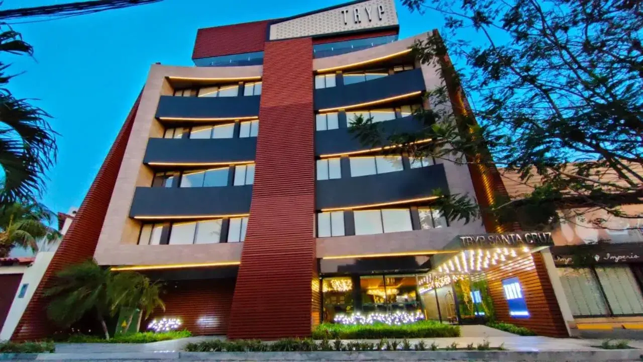 Property building in TRYP by Wyndham Santa Cruz Property building in TRYP by Wyndham Santa Cruz