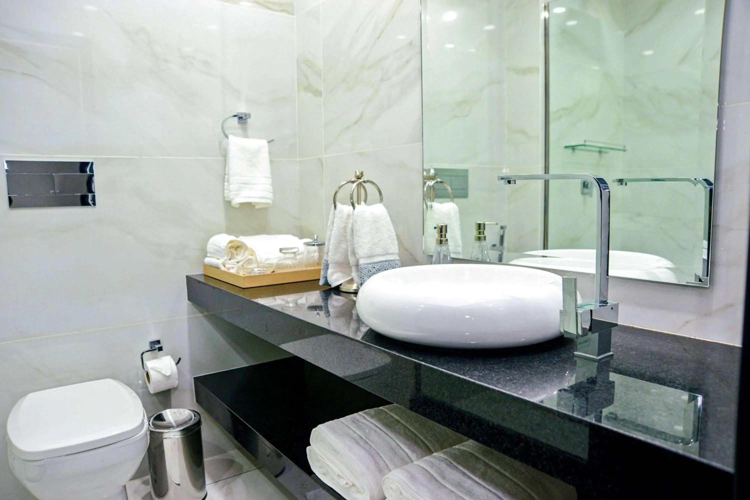 TV and multimedia in TRYP by Wyndham Santa Cruz