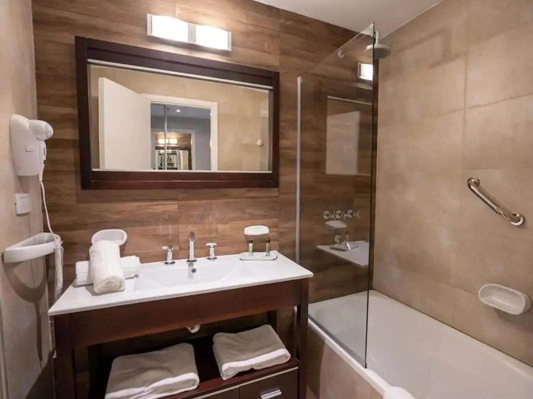 Howard Johnson Plaza & Convention Center Spa La Plata