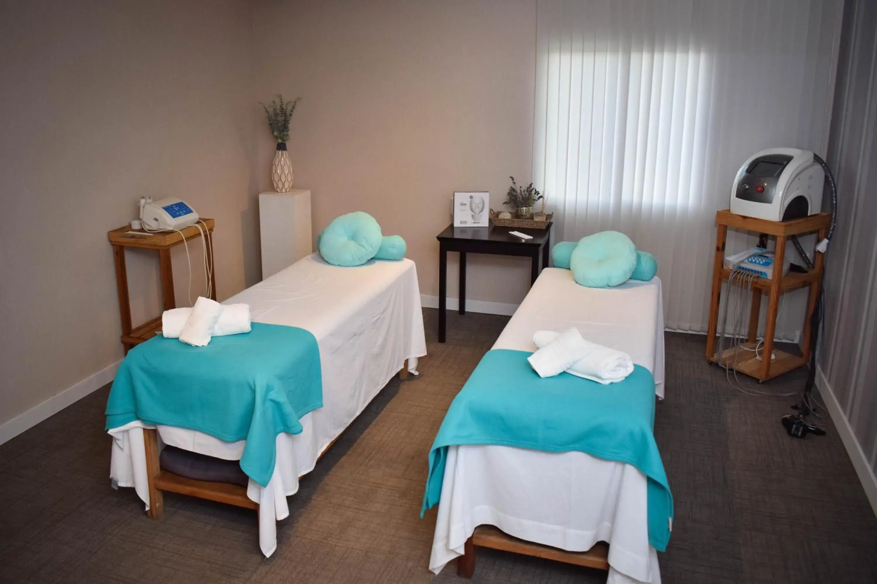 Massage, Bed in Howard Johnson Plaza & Convention Center Spa La Plata Massage, Bed in Howard Johnson Plaza & Convention Center Spa La Plata