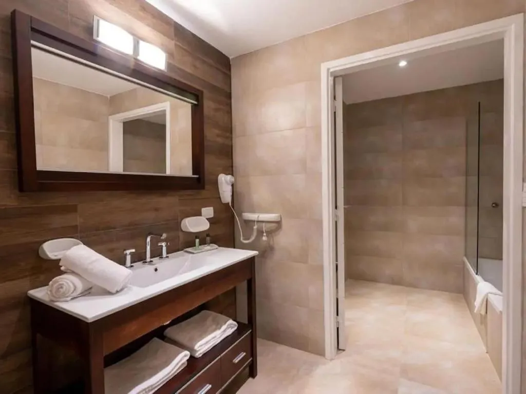 Howard Johnson Plaza & Convention Center Spa La Plata