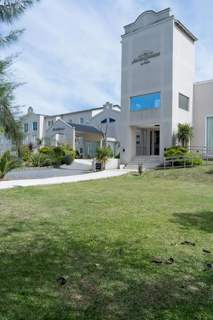 Garden in Howard Johnson Plaza & Convention Center Spa La Plata