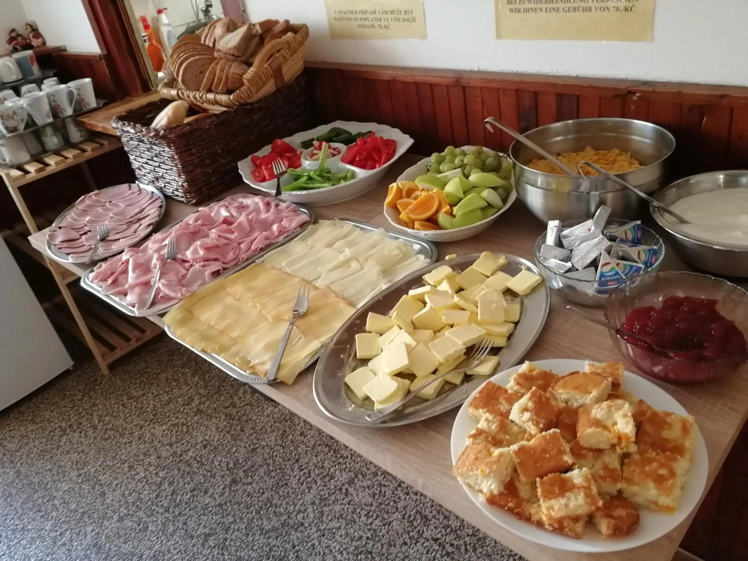 Food and drinks in Hotel - penzion M&M