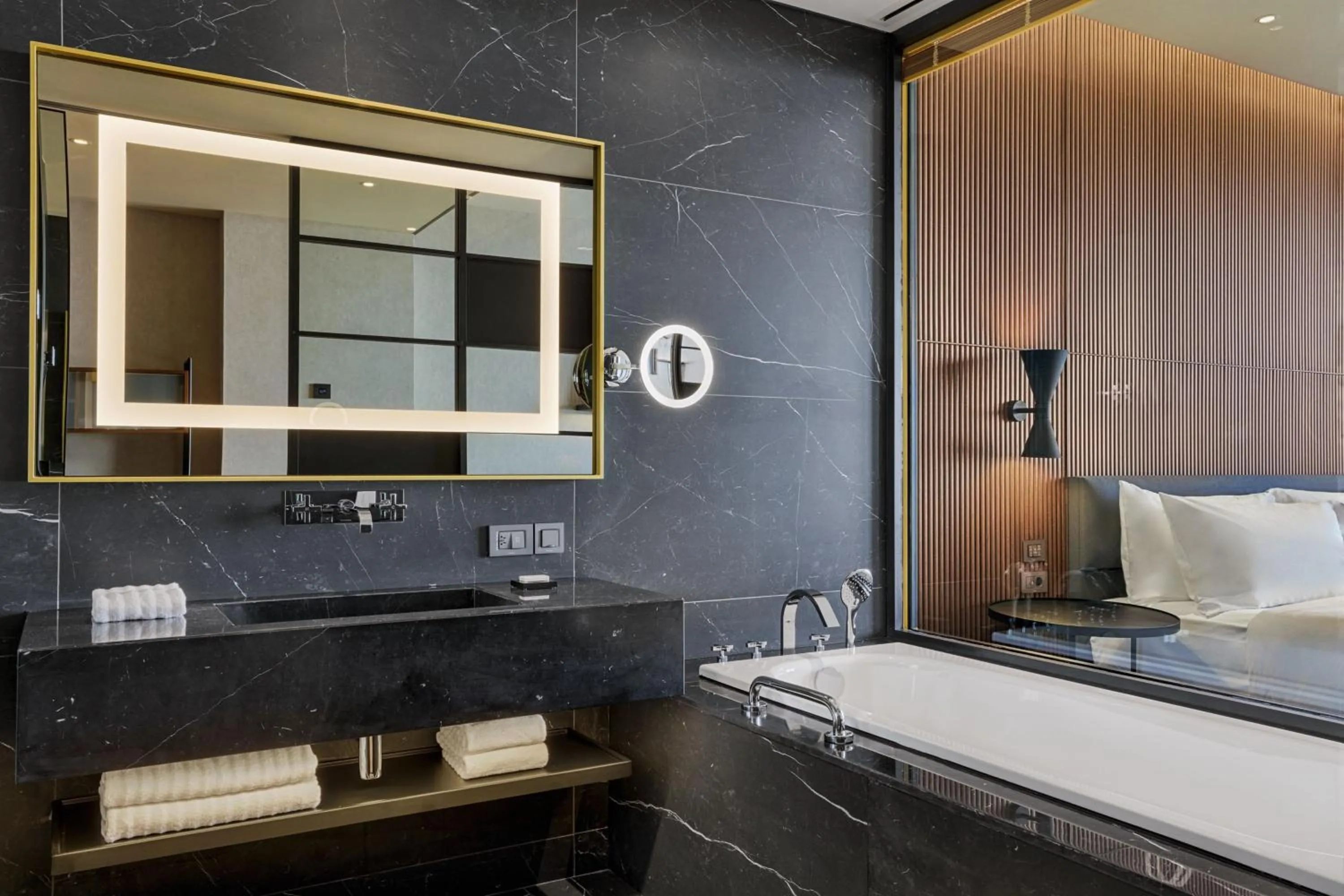 Bathroom, Bed in Le Meridien Batumi