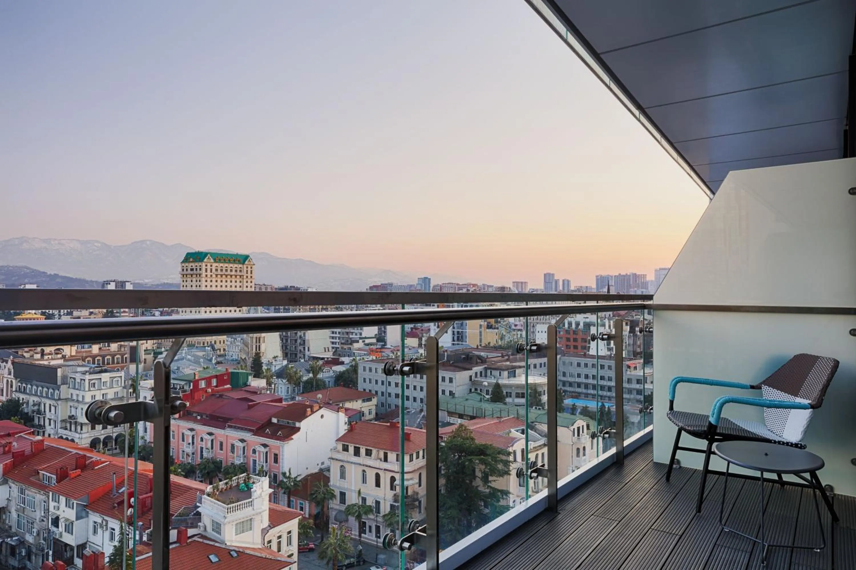 Photo of the whole room in Le Meridien Batumi