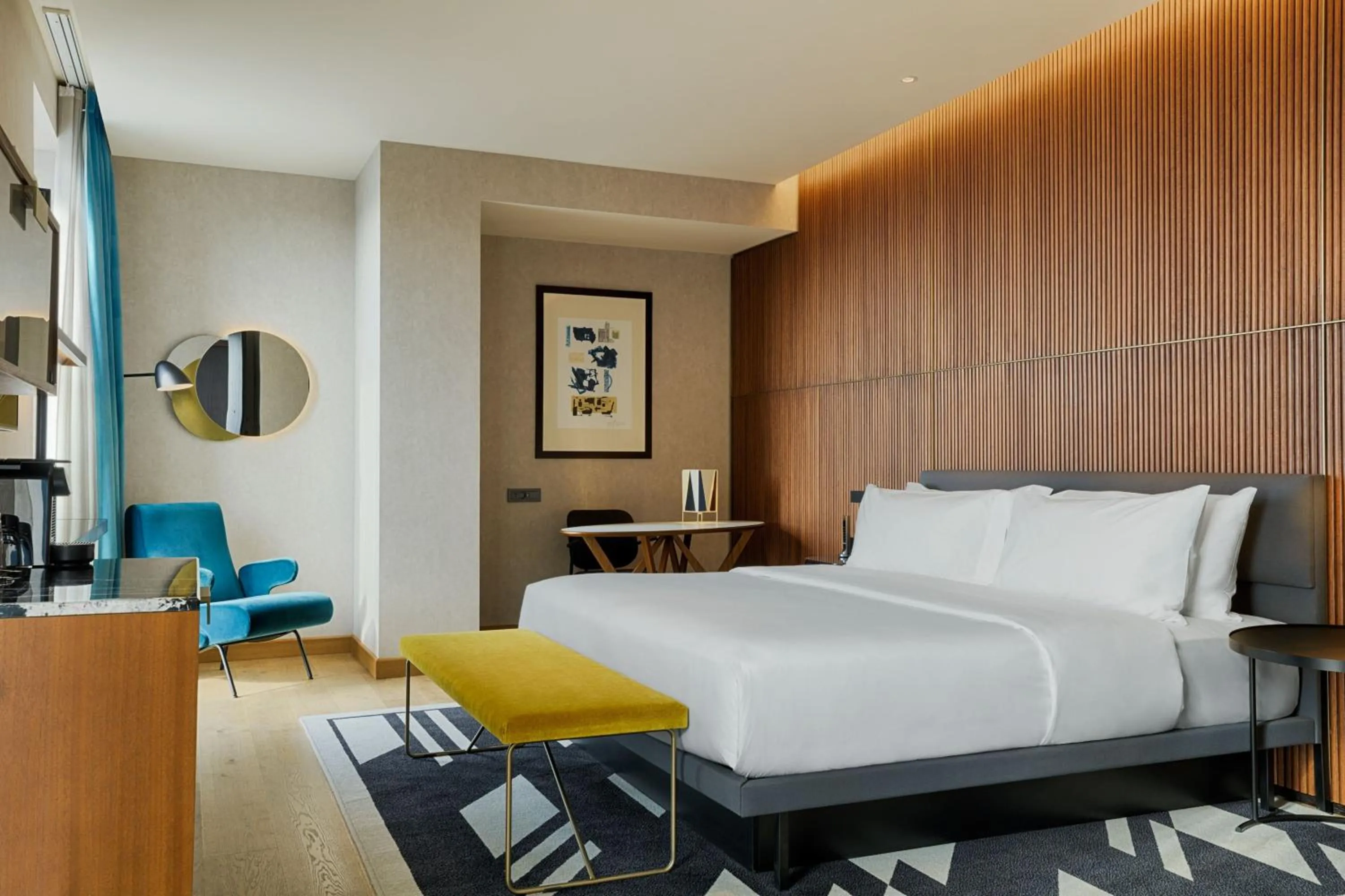 Photo of the whole room, Bed in Le Meridien Batumi