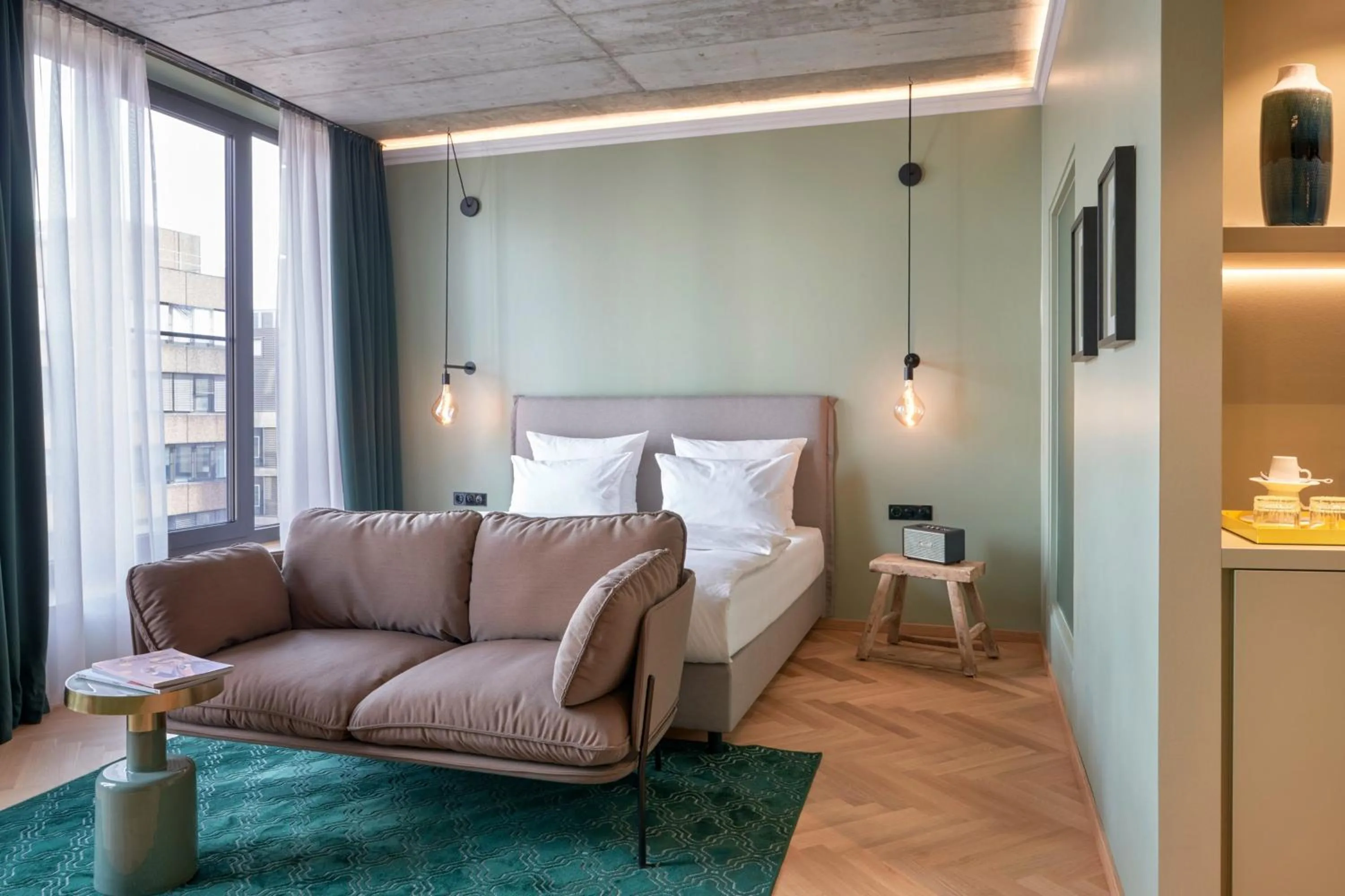 Photo of the whole room, Bed in Gekko House Frankfurt, a Tribute Portfolio Hotel