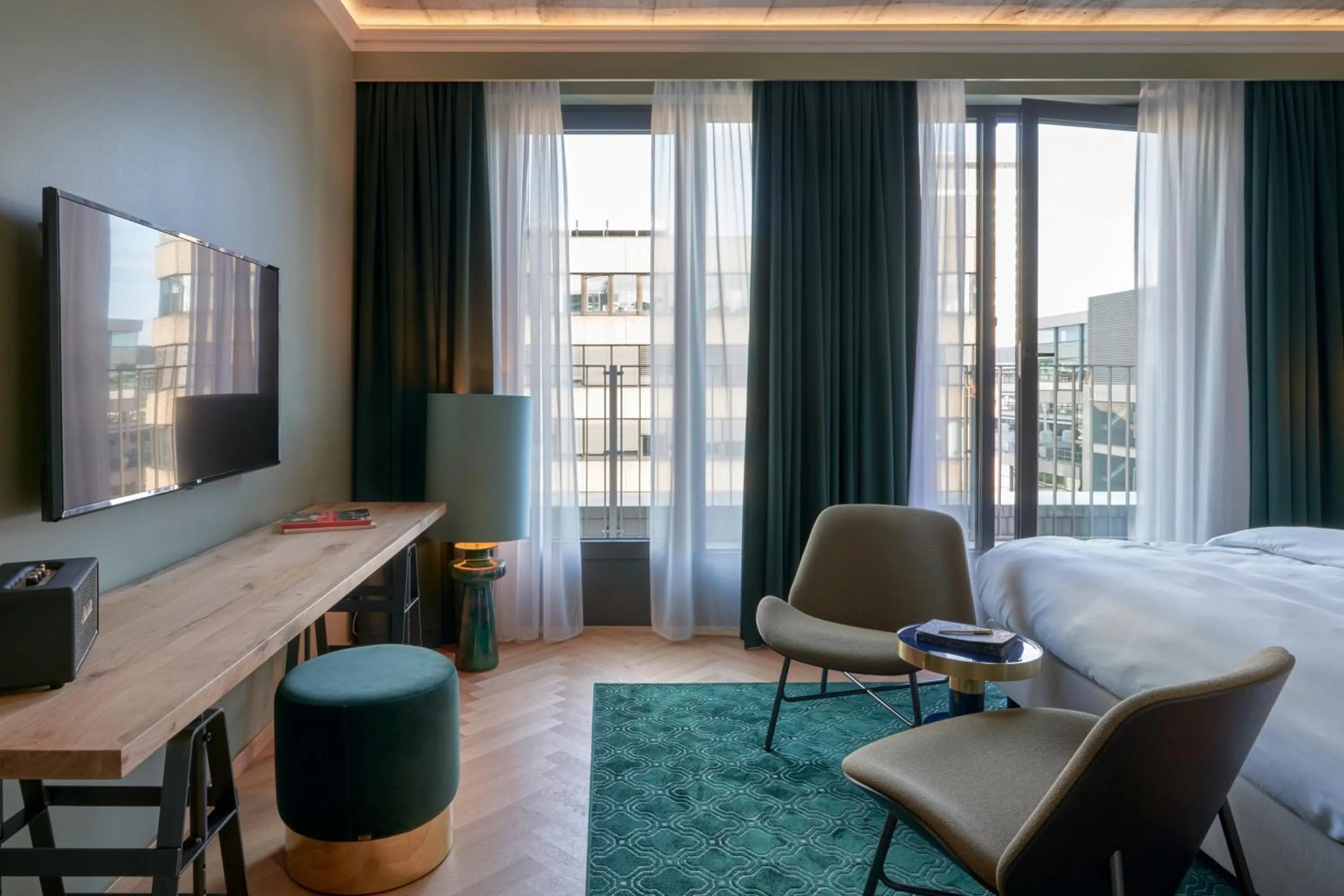 Photo of the whole room, Bed in Gekko House Frankfurt, a Tribute Portfolio Hotel