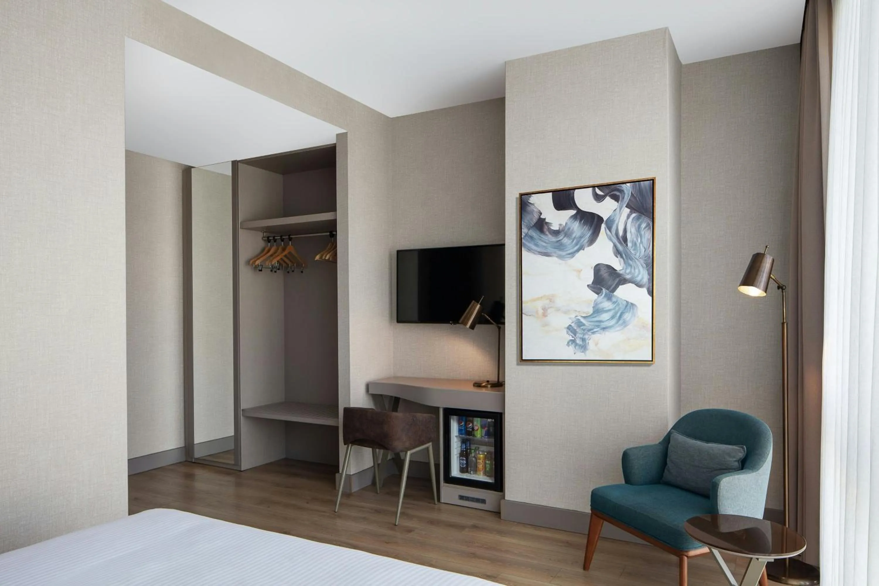 Photo of the whole room, Bed in Delta Hotels by Marriott Istanbul Vadi