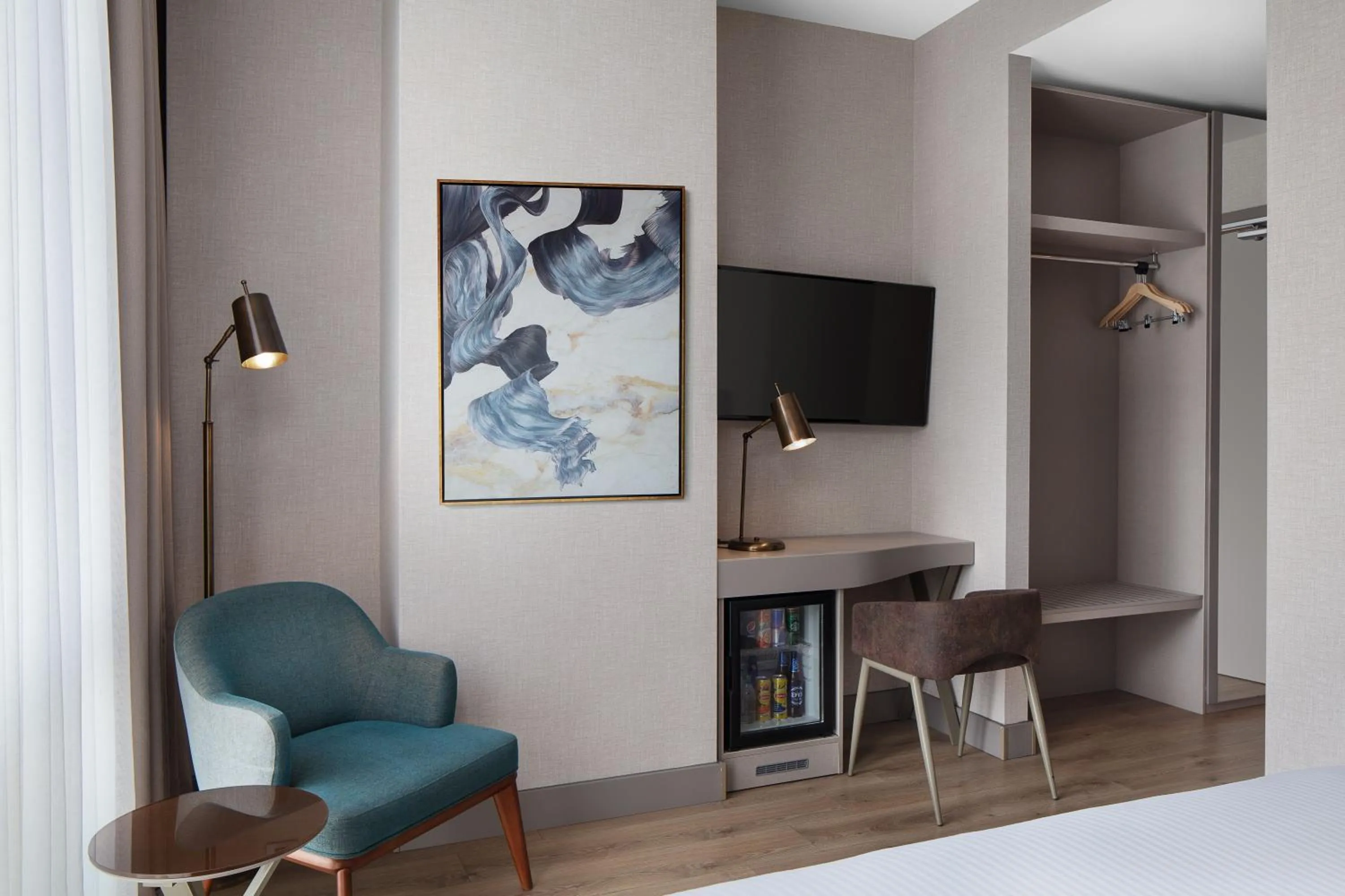 Living room in Delta Hotels by Marriott Istanbul Vadi