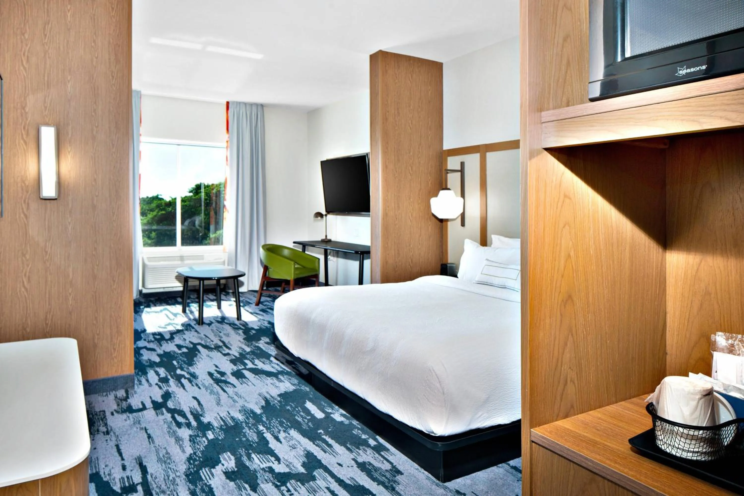Photo of the whole room, Bed in Fairfield by Marriott Inn & Suites Deerfield Beach Boca Raton