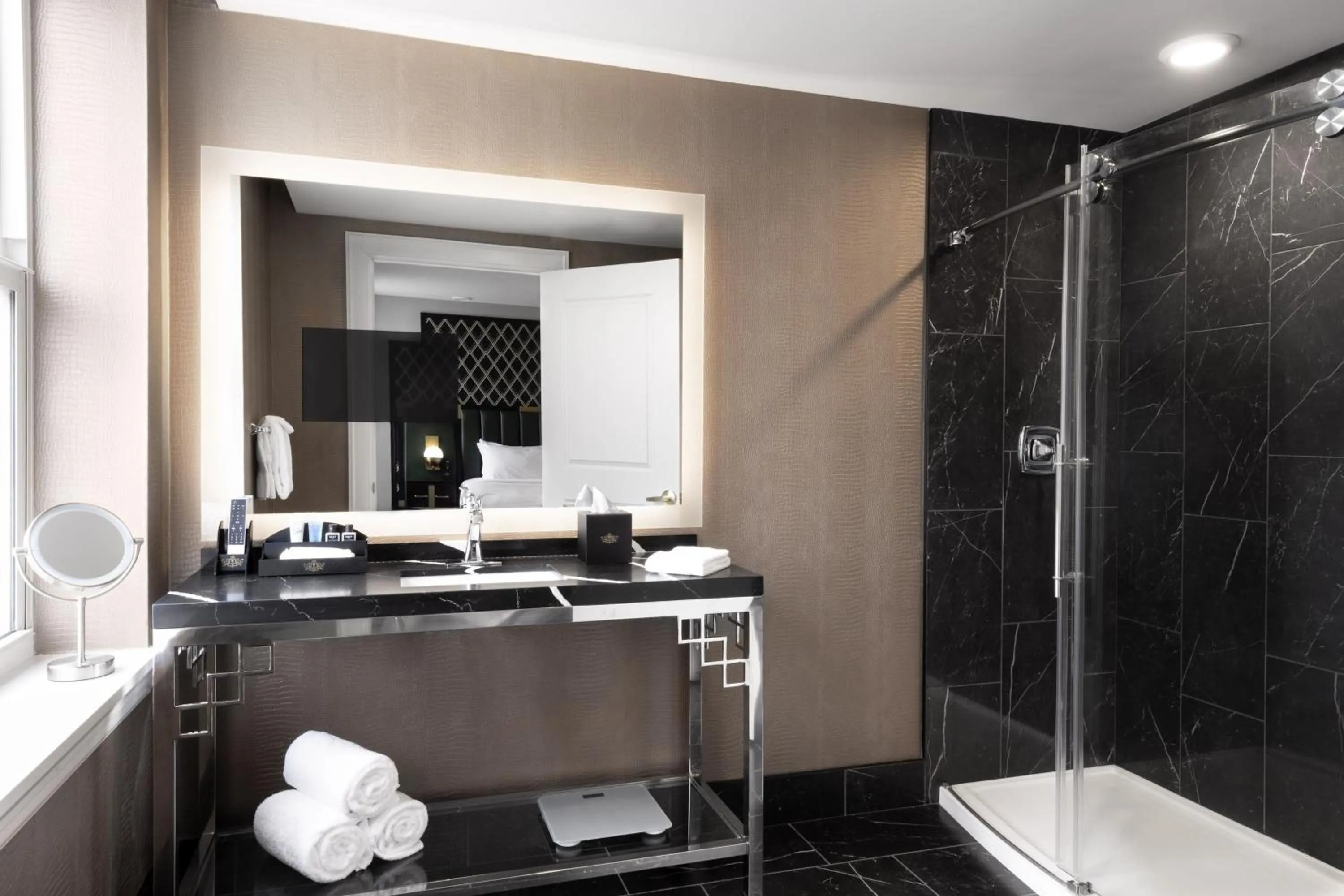 Bathroom in The Warrior Hotel, Autograph Collection