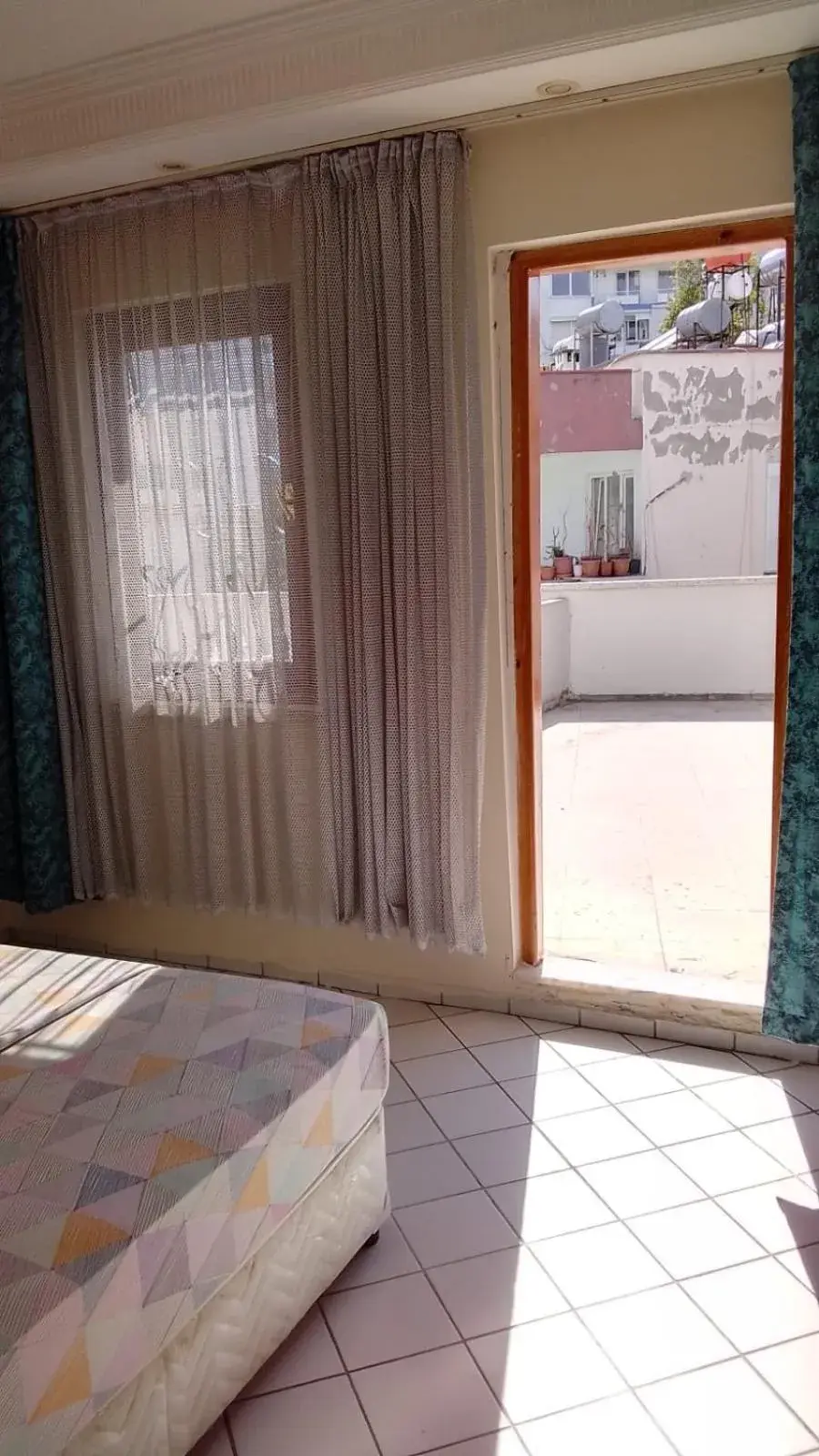 Basic Triple Room in KARYA KONAKLAMA Basic Triple Room in KARYA KONAKLAMA