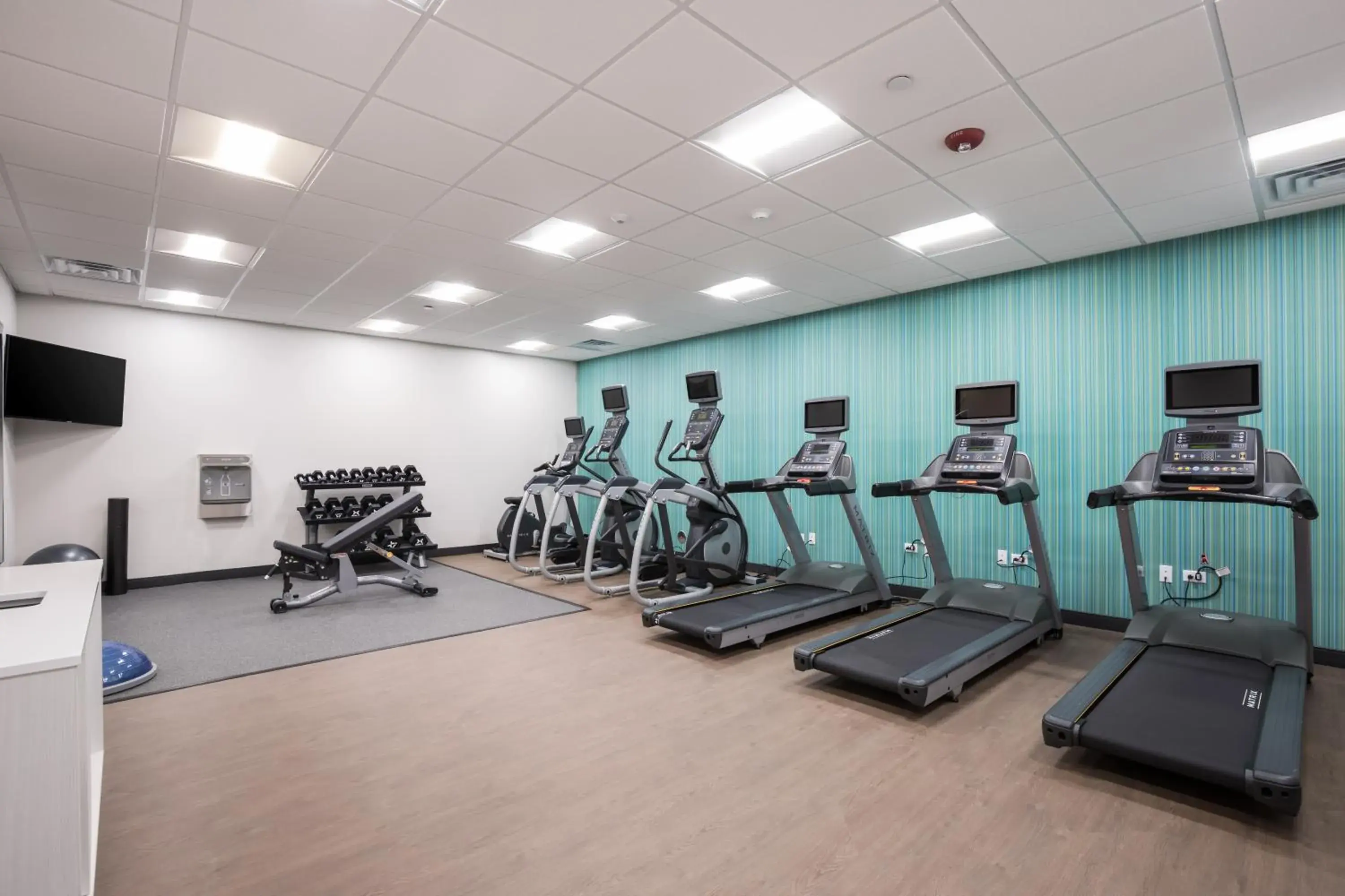 Fitness centre/facilities in Holiday Inn Express & Suites Chicago - Hoffman Estates by IHG Fitness centre/facilities in Holiday Inn Express & Suites Chicago - Hoffman Estates by IHG