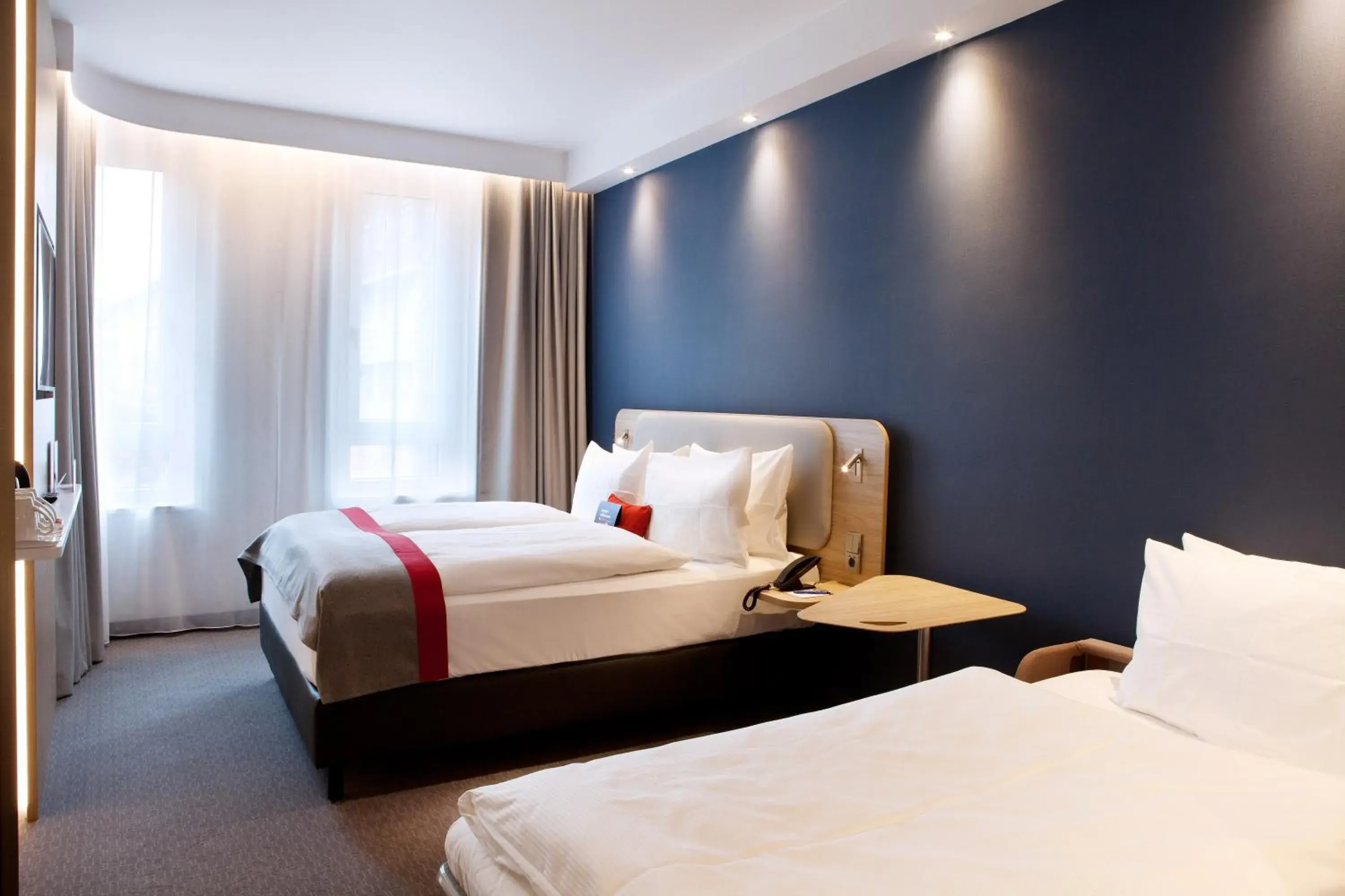 Bed in Holiday Inn Express - Darmstadt by IHG Bed in Holiday Inn Express - Darmstadt by IHG