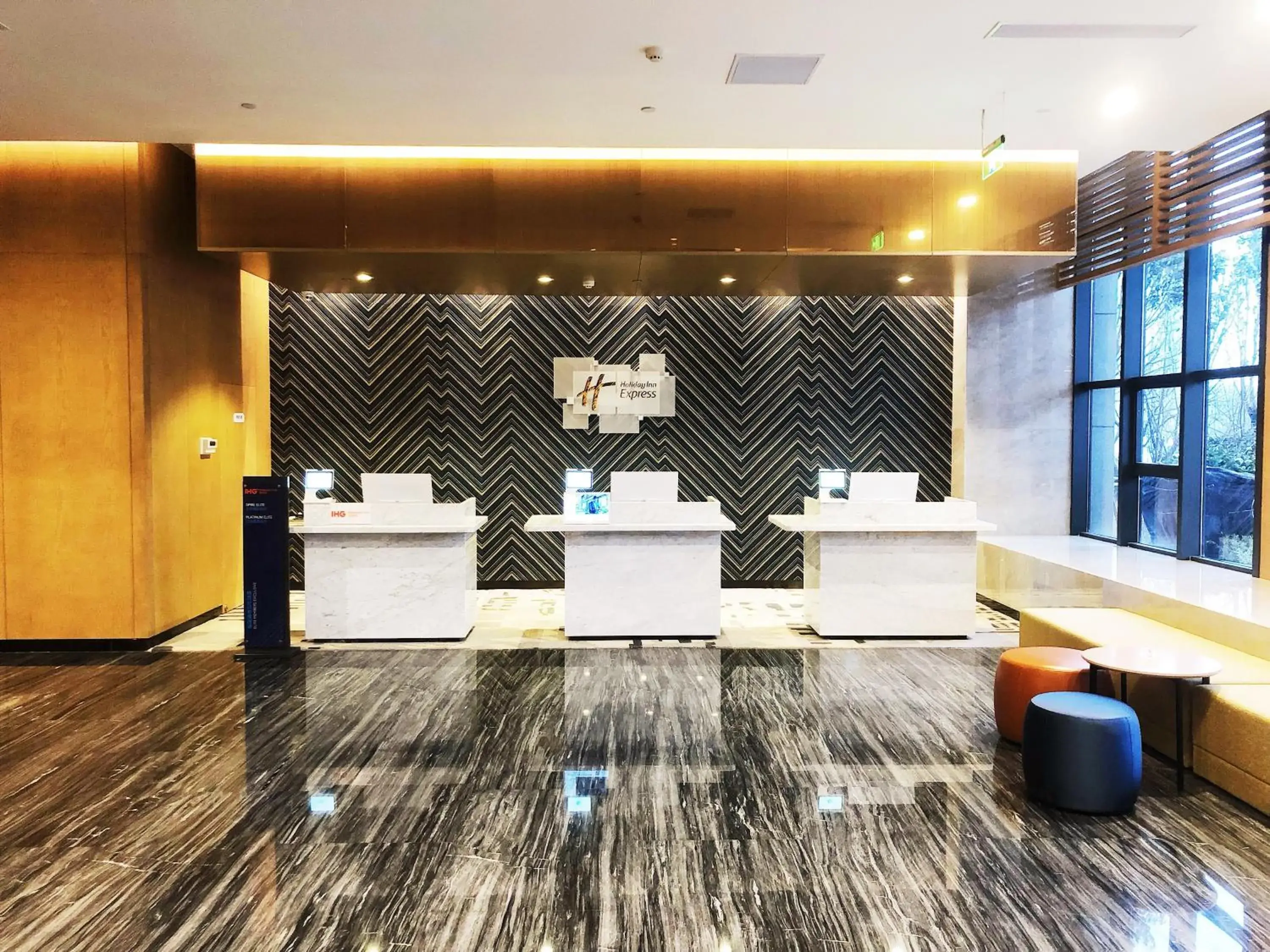 Lobby or reception in Holiday Inn Express Liaocheng Chiping by IHG Lobby or reception in Holiday Inn Express Liaocheng Chiping by IHG