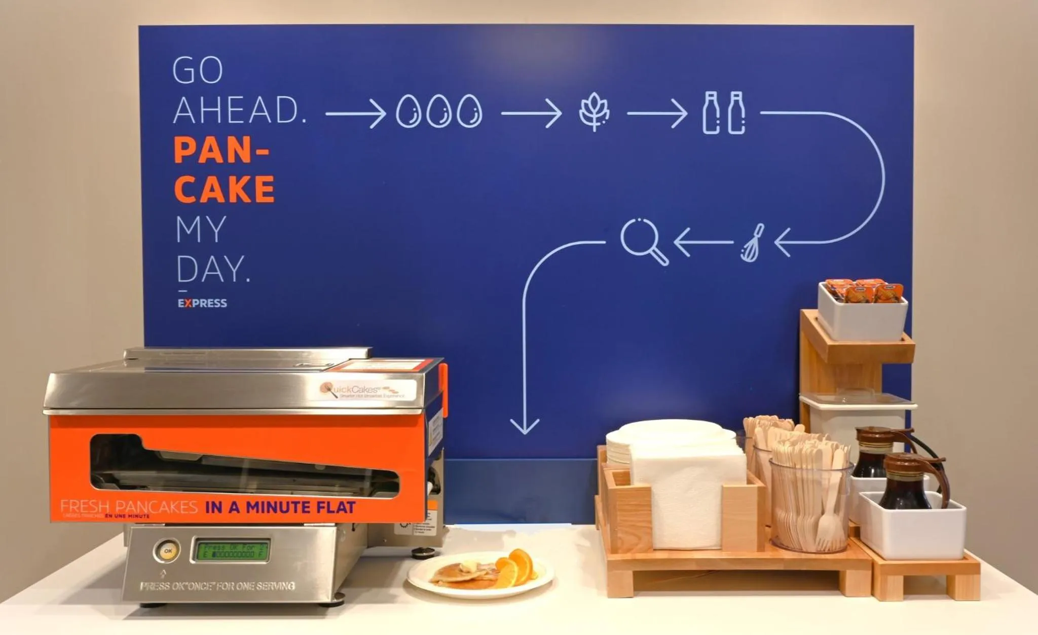 Restaurant/places to eat in Holiday Inn Express & Suites - Aurora by IHG