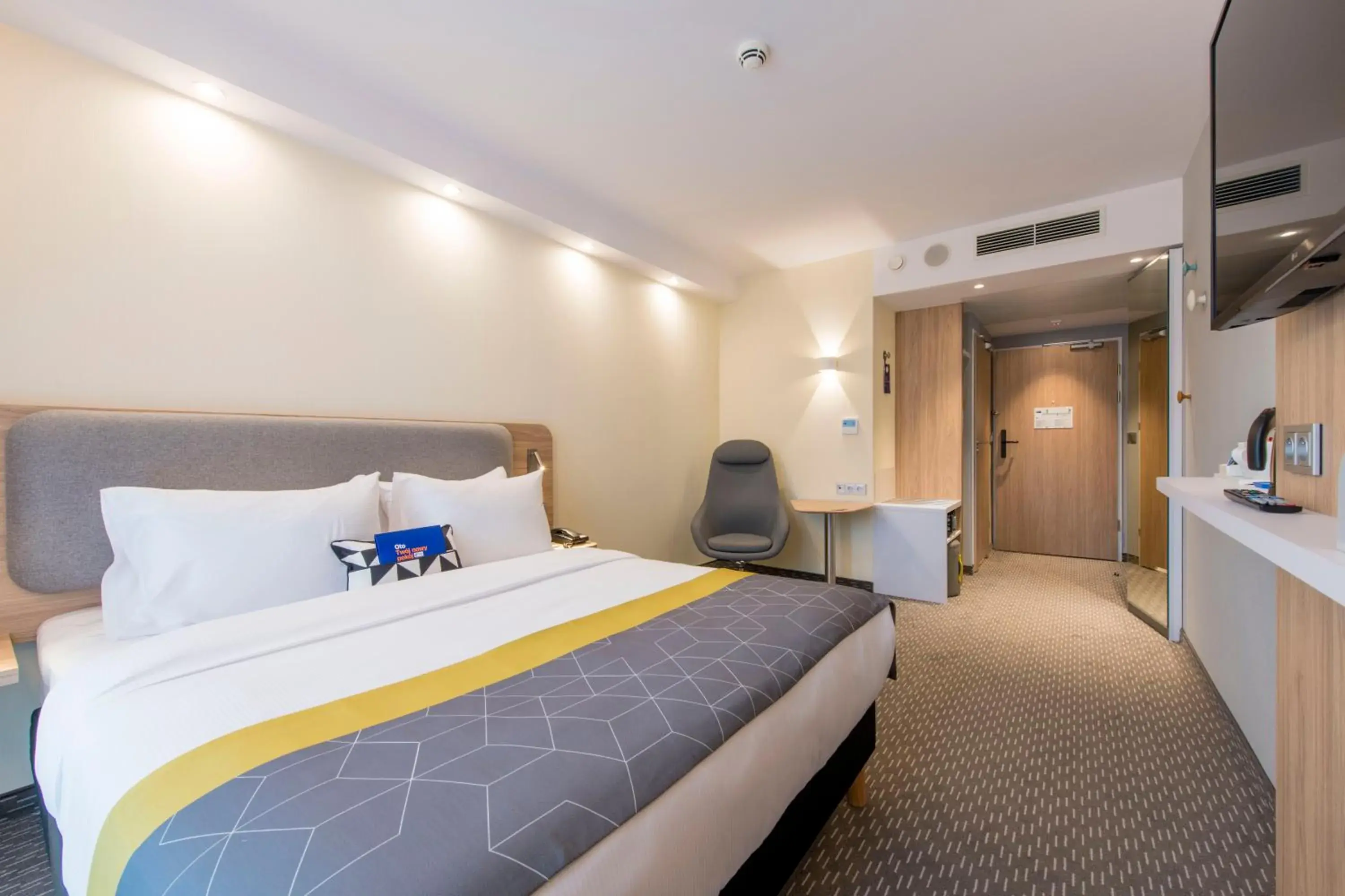 Bed in Holiday Inn Express Warsaw - Mokotow by IHG Bed in Holiday Inn Express Warsaw - Mokotow by IHG