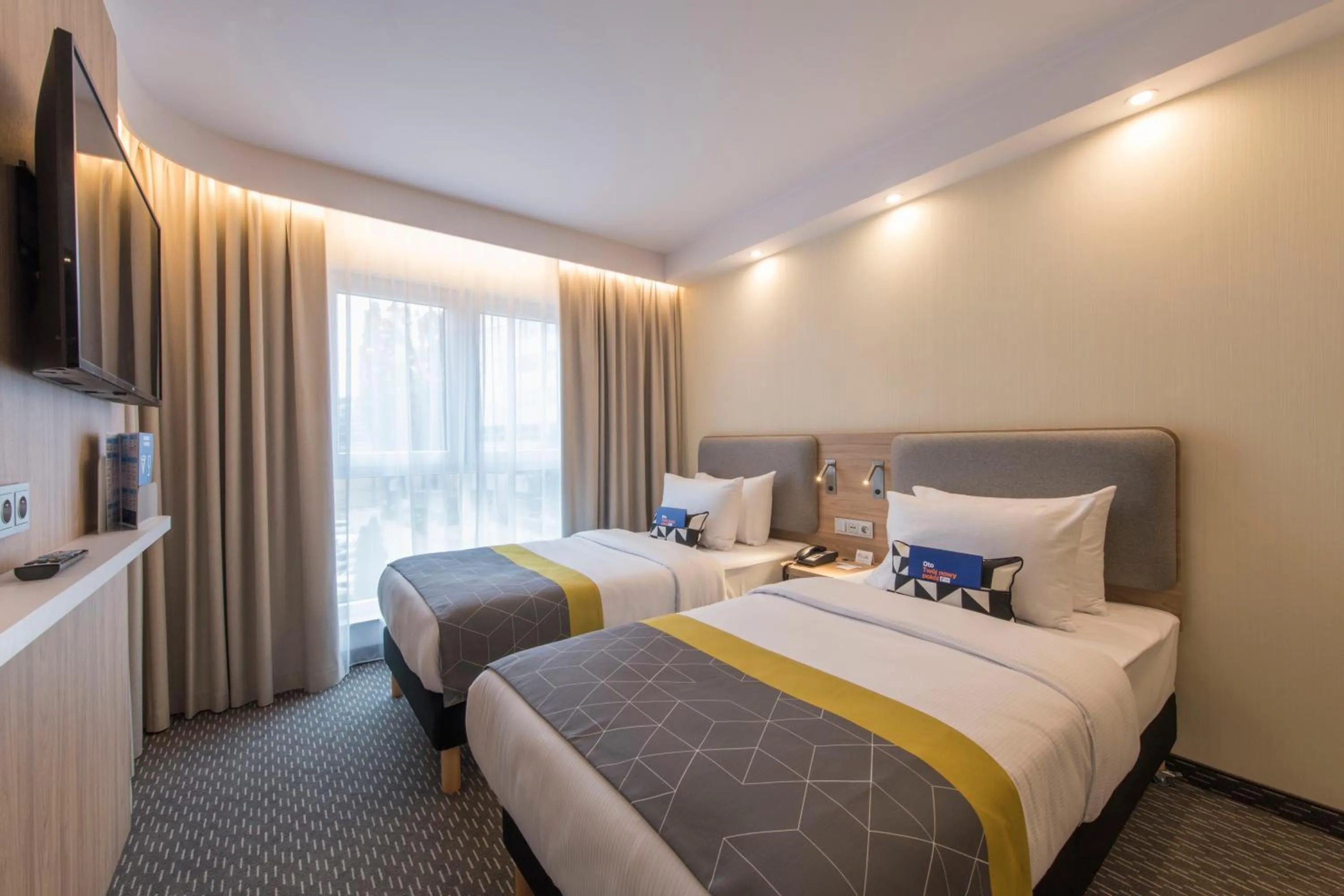 Photo of the whole room, Bed in Holiday Inn Express Warsaw - Mokotow by IHG
