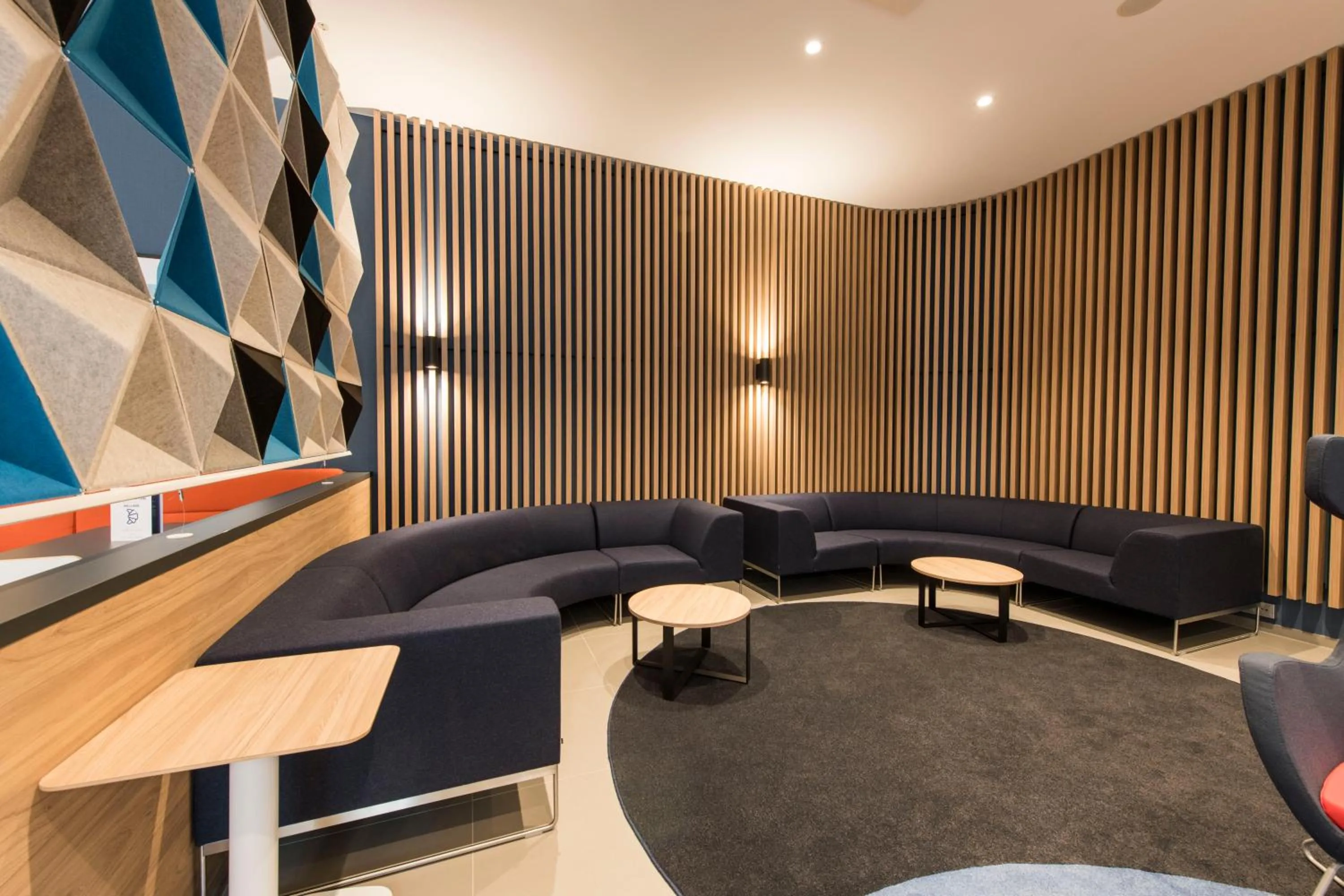 Restaurant/places to eat in Holiday Inn Express Warsaw - Mokotow by IHG