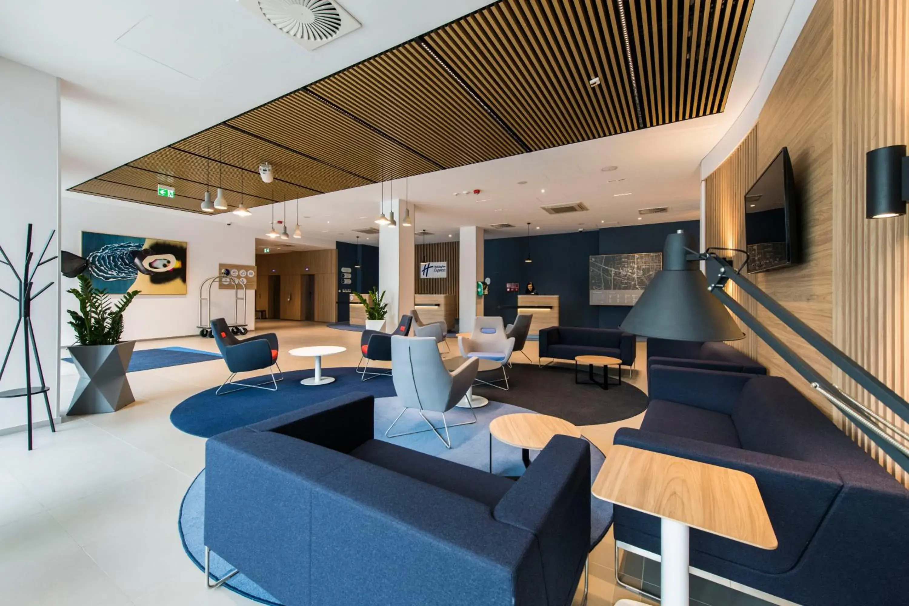 Lobby or reception in Holiday Inn Express Warsaw - Mokotow by IHG Lobby or reception in Holiday Inn Express Warsaw - Mokotow by IHG